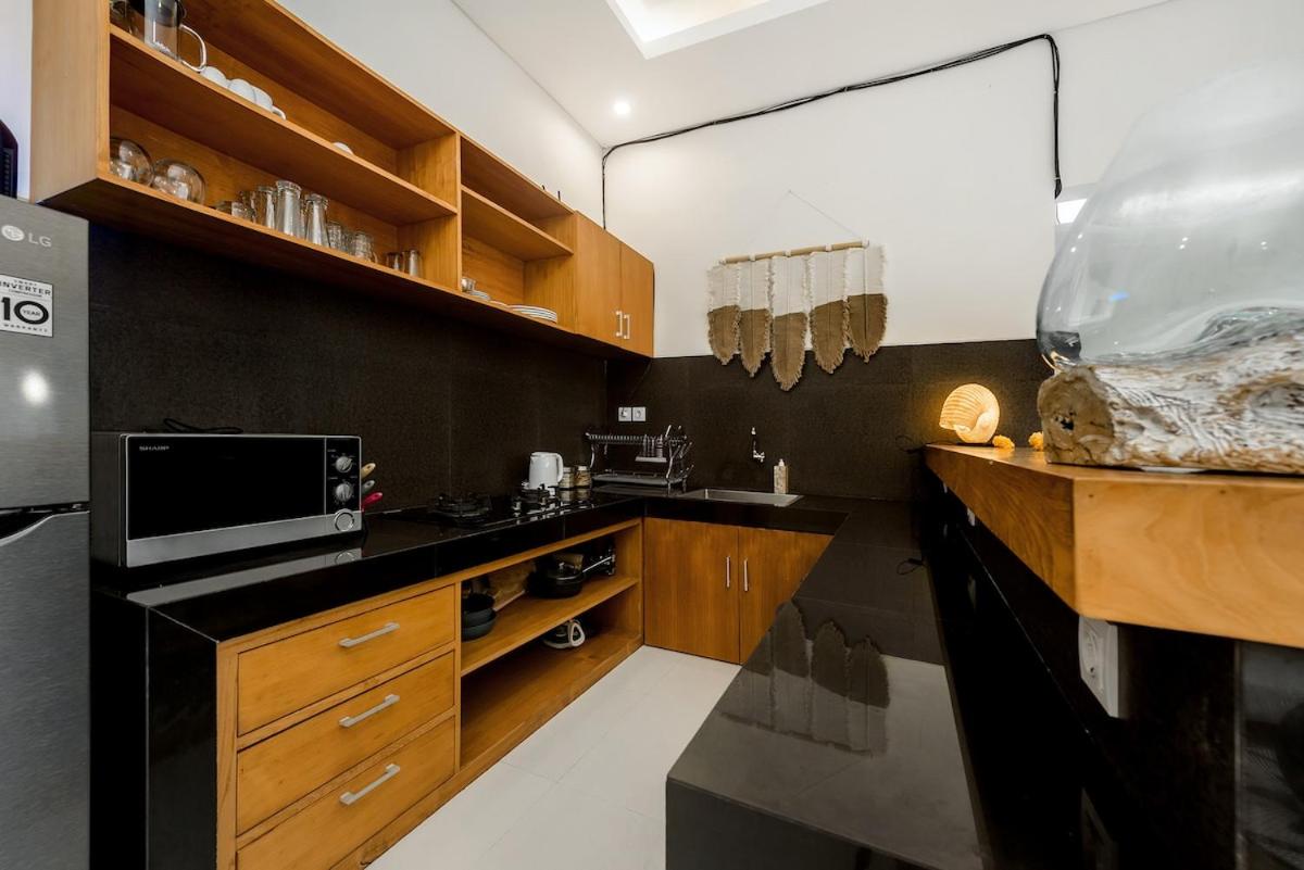 Adikara Villa 2 Cozy 2BR in Canggu, Berawa 5 mins to the beach