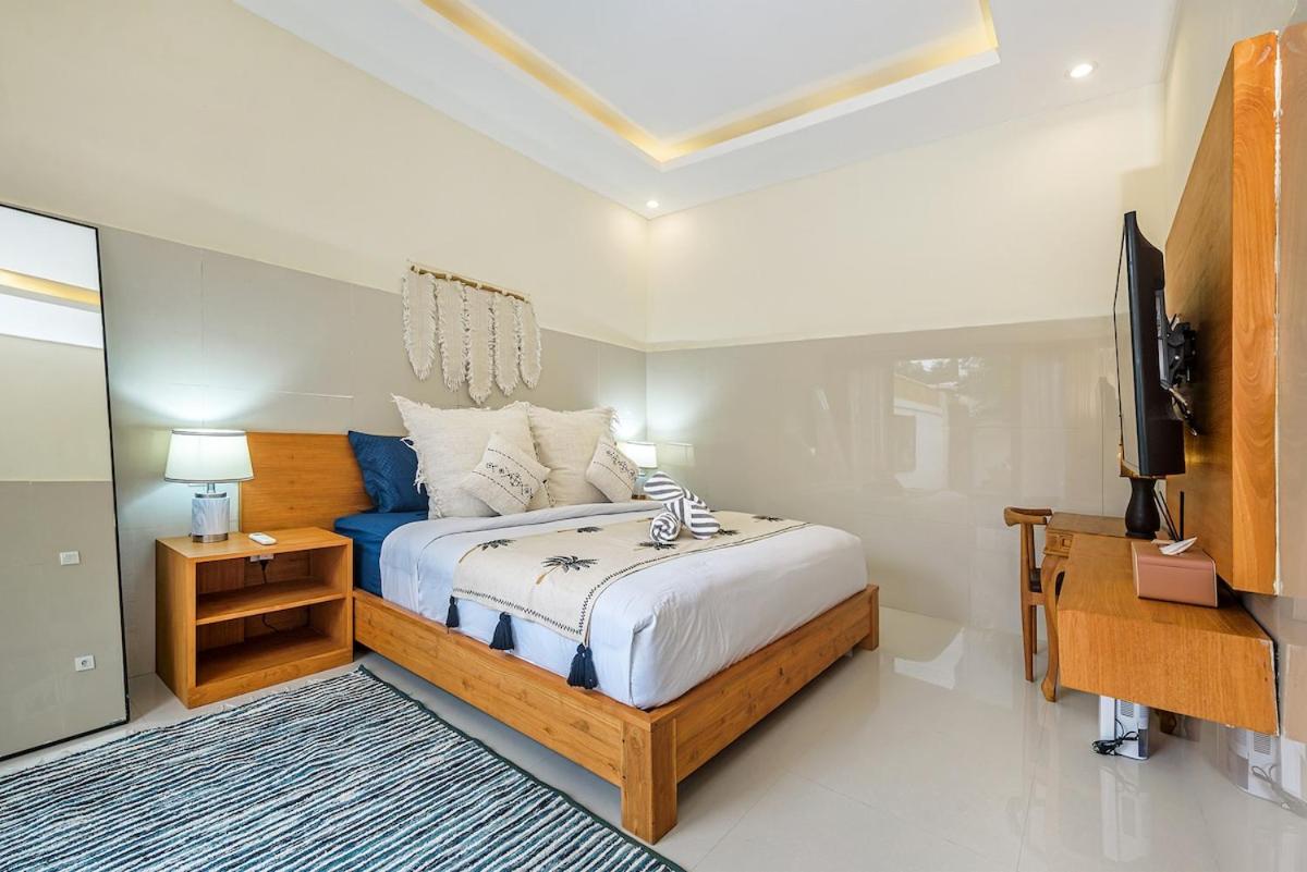 Adikara Villa 2 Cozy 2BR in Canggu, Berawa 5 mins to the beach