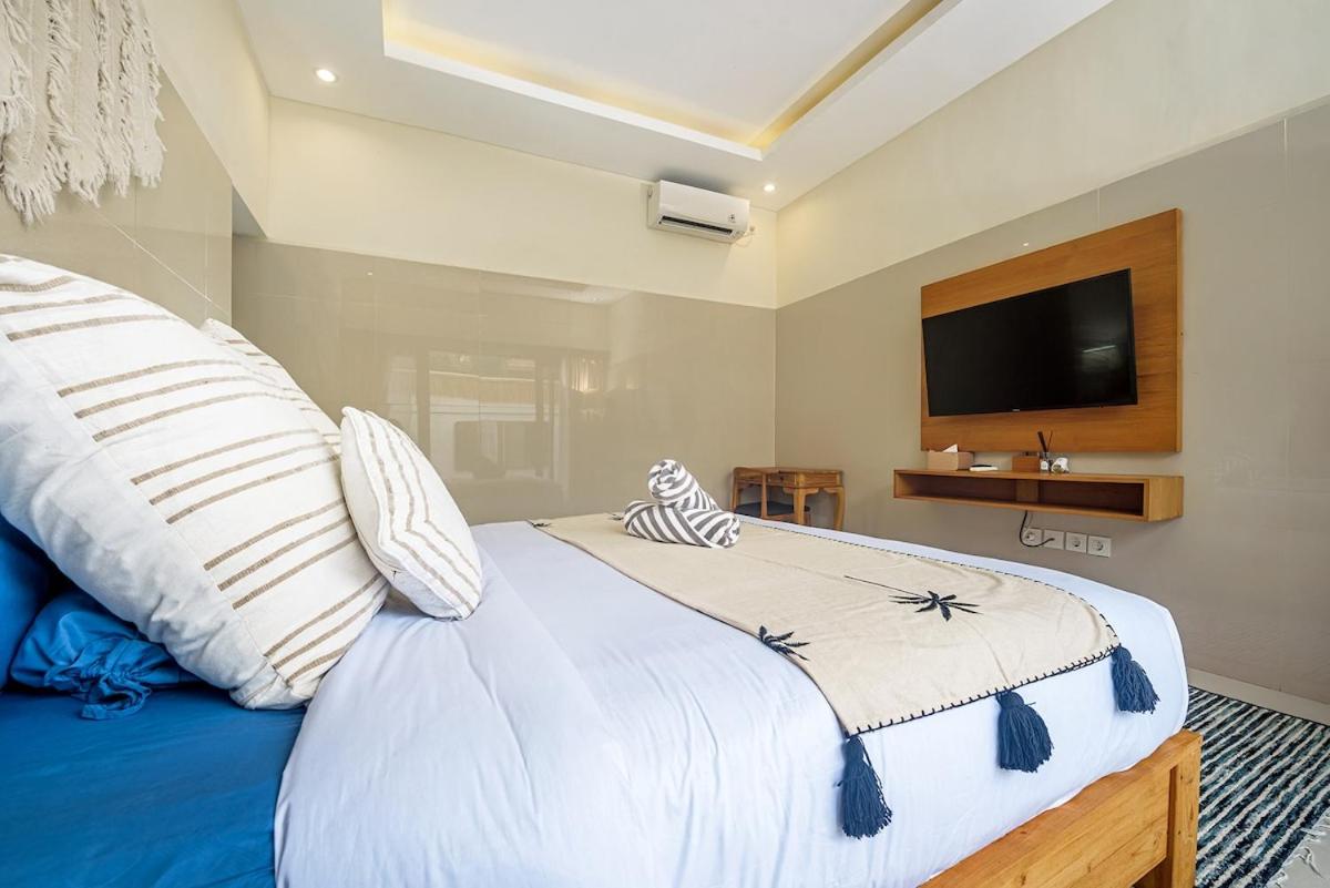Adikara Villa 2 Cozy 2BR in Canggu, Berawa 5 mins to the beach