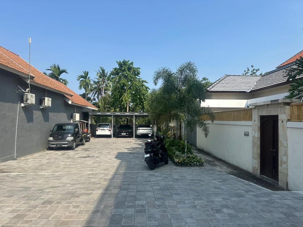 Adikara Villa 2 Cozy 2BR in Canggu, Berawa 5 mins to the beach