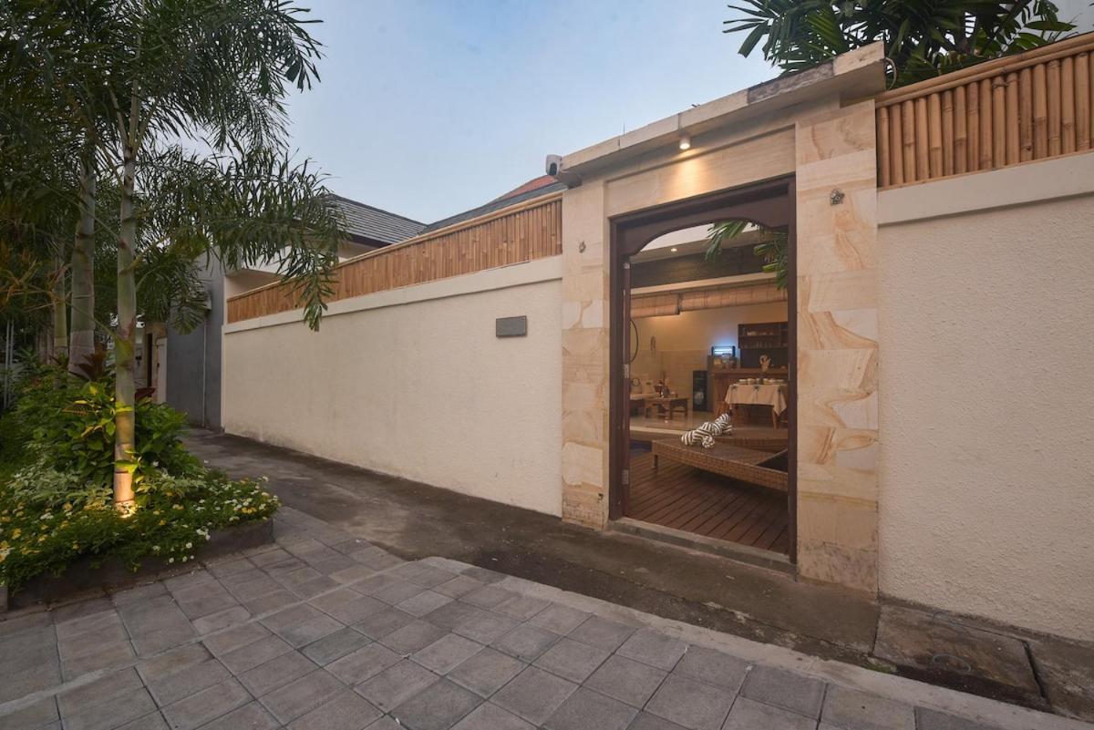 Adikara Villa 2 Cozy 2BR in Canggu, Berawa 5 mins to the beach