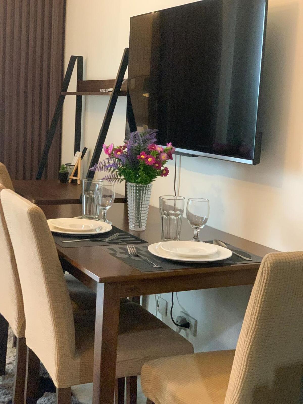 Studio with Balcony plus City View at Inspiria with Fast WiFi & Free Netflix