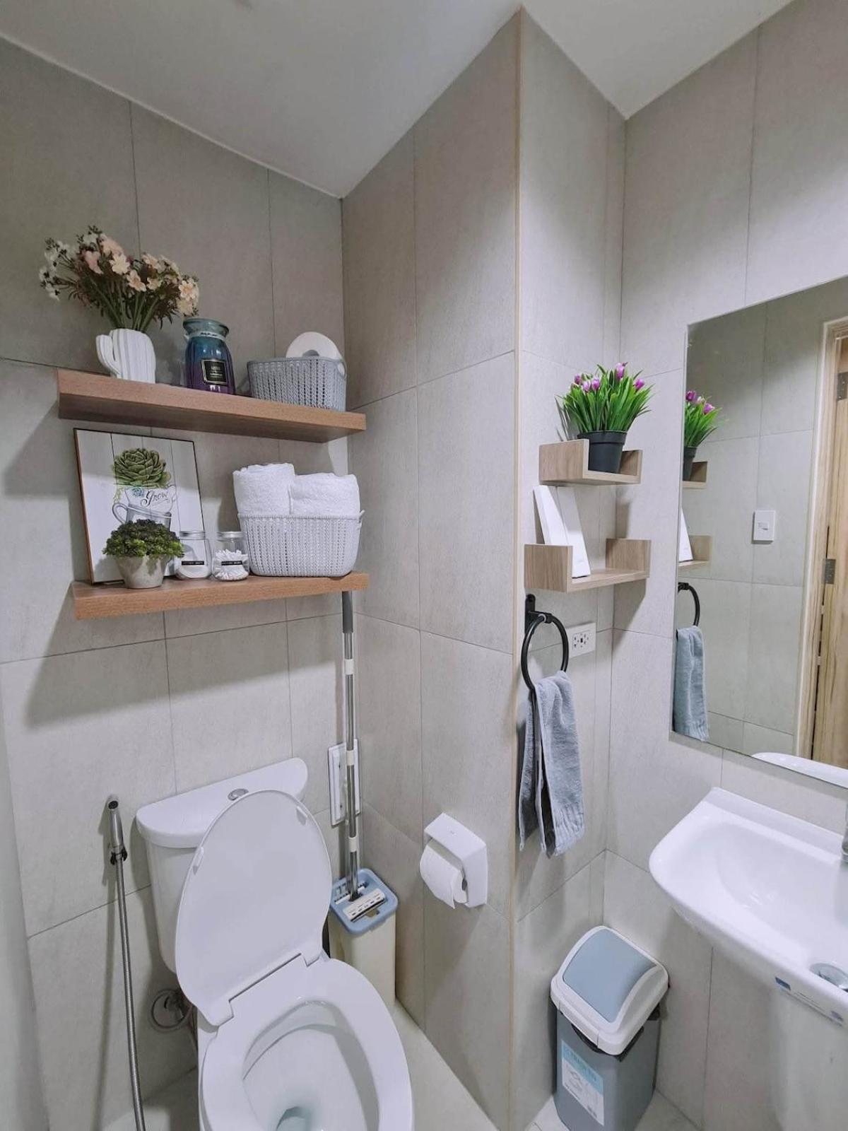 Studio with Balcony plus City View at Inspiria with Fast WiFi & Free Netflix