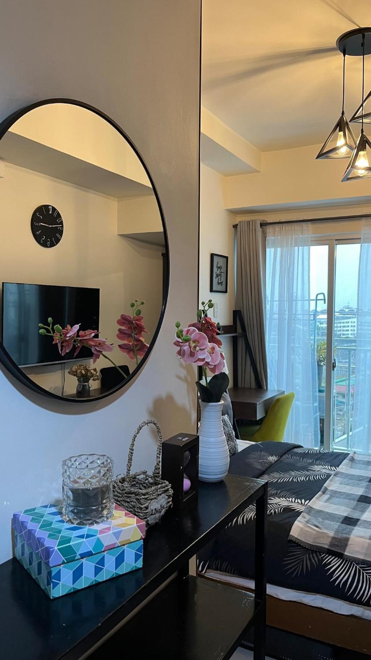Studio with Balcony plus City View at Inspiria with Fast WiFi & Free Netflix