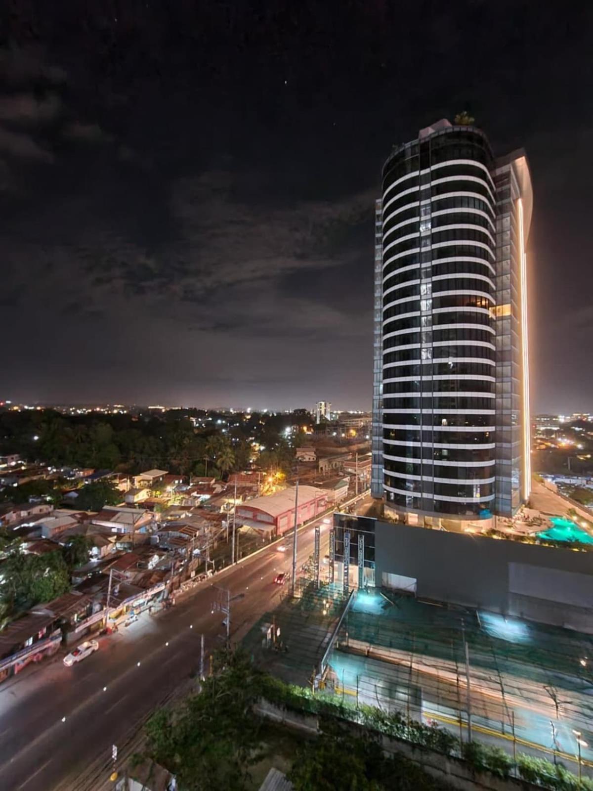 Studio with Balcony plus City View at Inspiria with Fast WiFi & Free Netflix