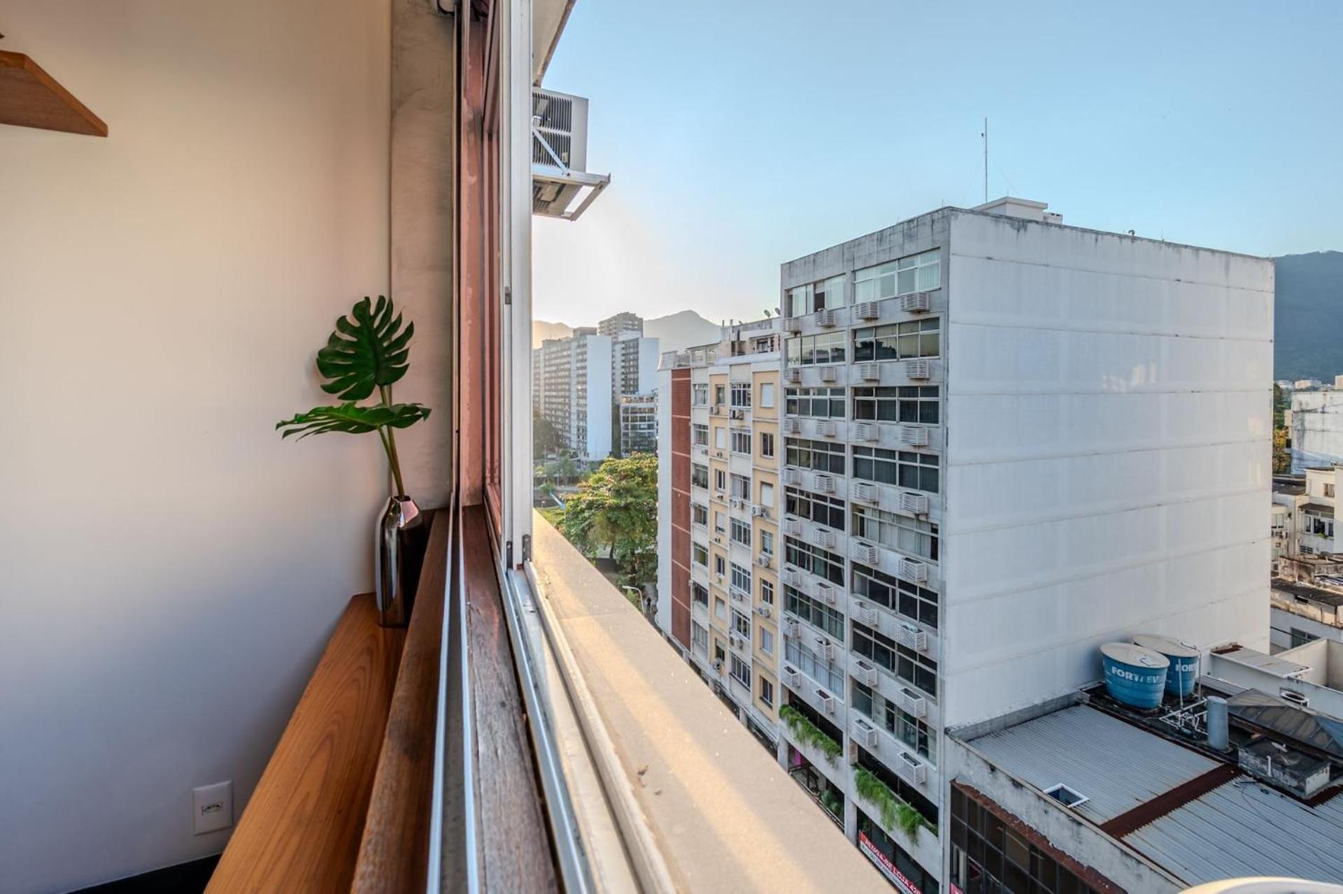 Sophistication, 3-minute walk from Ipanema Beach