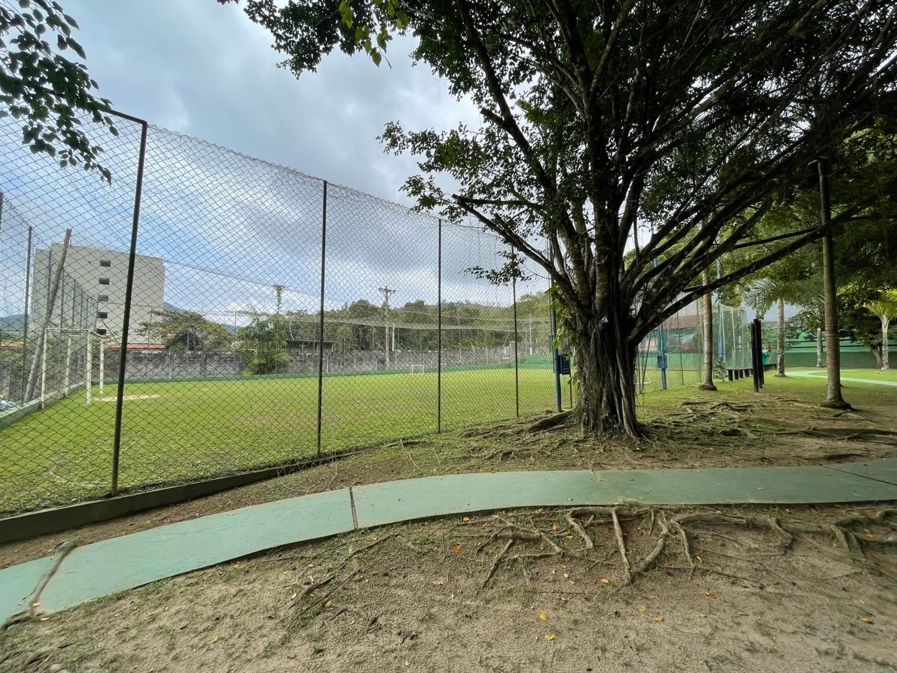 Resort Wembley Tenis 250m da Praia das Toninhas