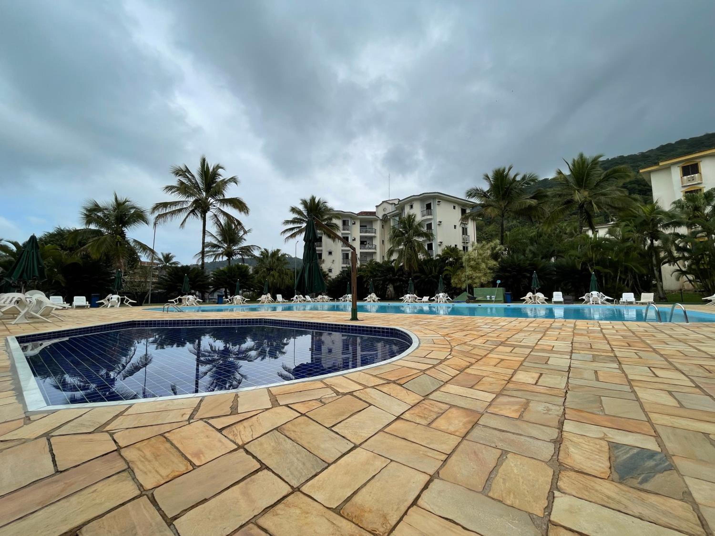 Resort Wembley Tenis 250m da Praia das Toninhas