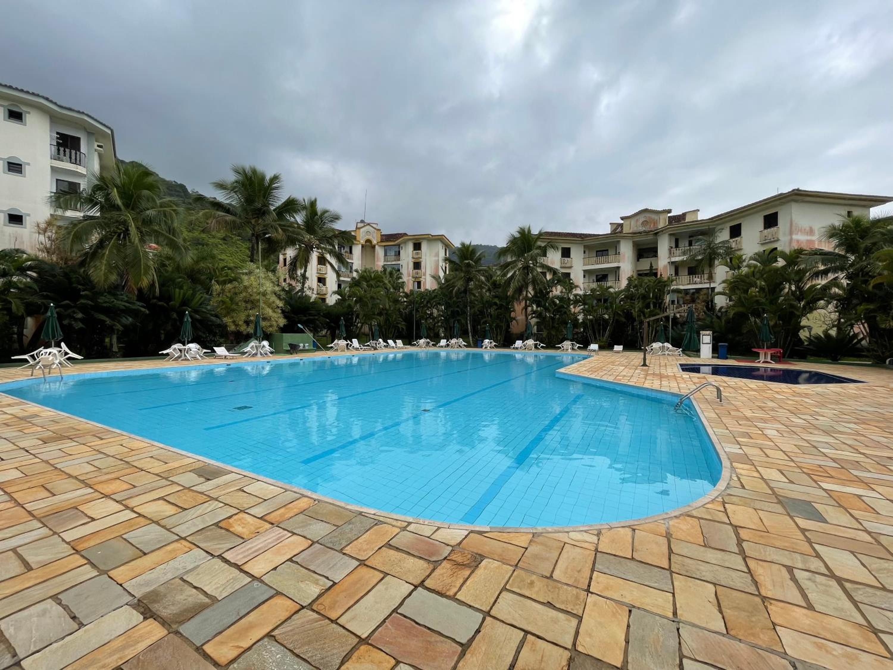 Resort Wembley Tenis 250m da Praia das Toninhas