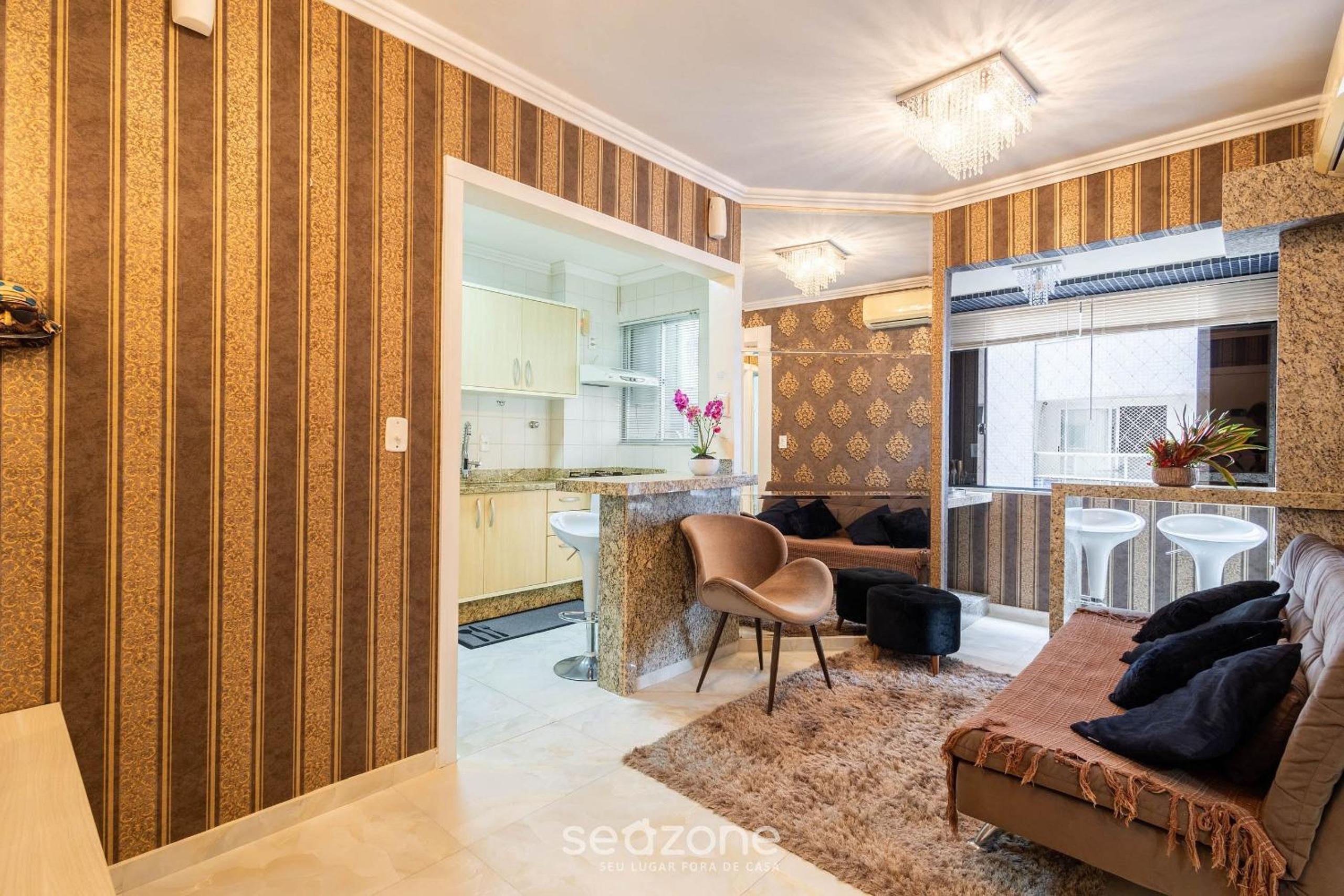 Apartments 400 m from the Beach in BC - CEV