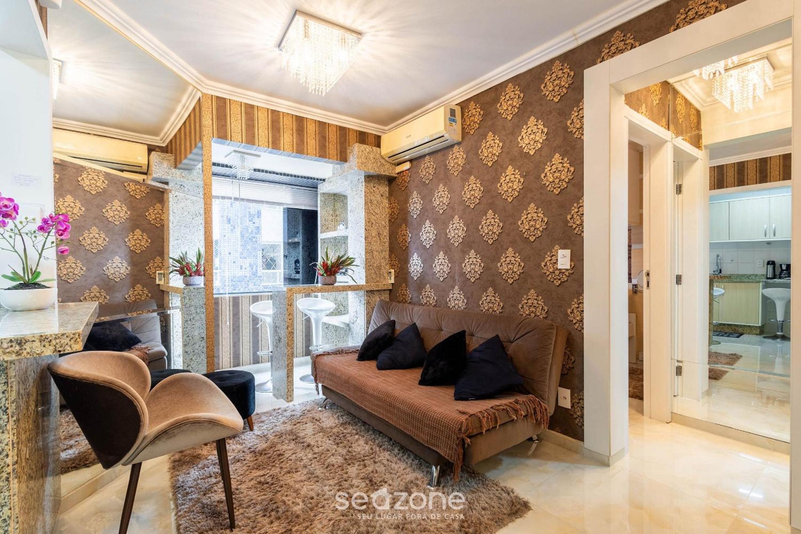 Apartments 400 m from the Beach in BC - CEV