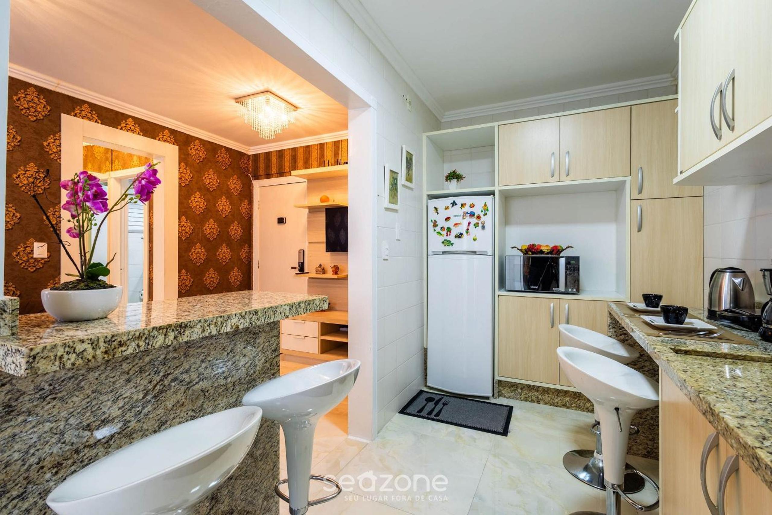 Apartments 400 m from the Beach in BC - CEV