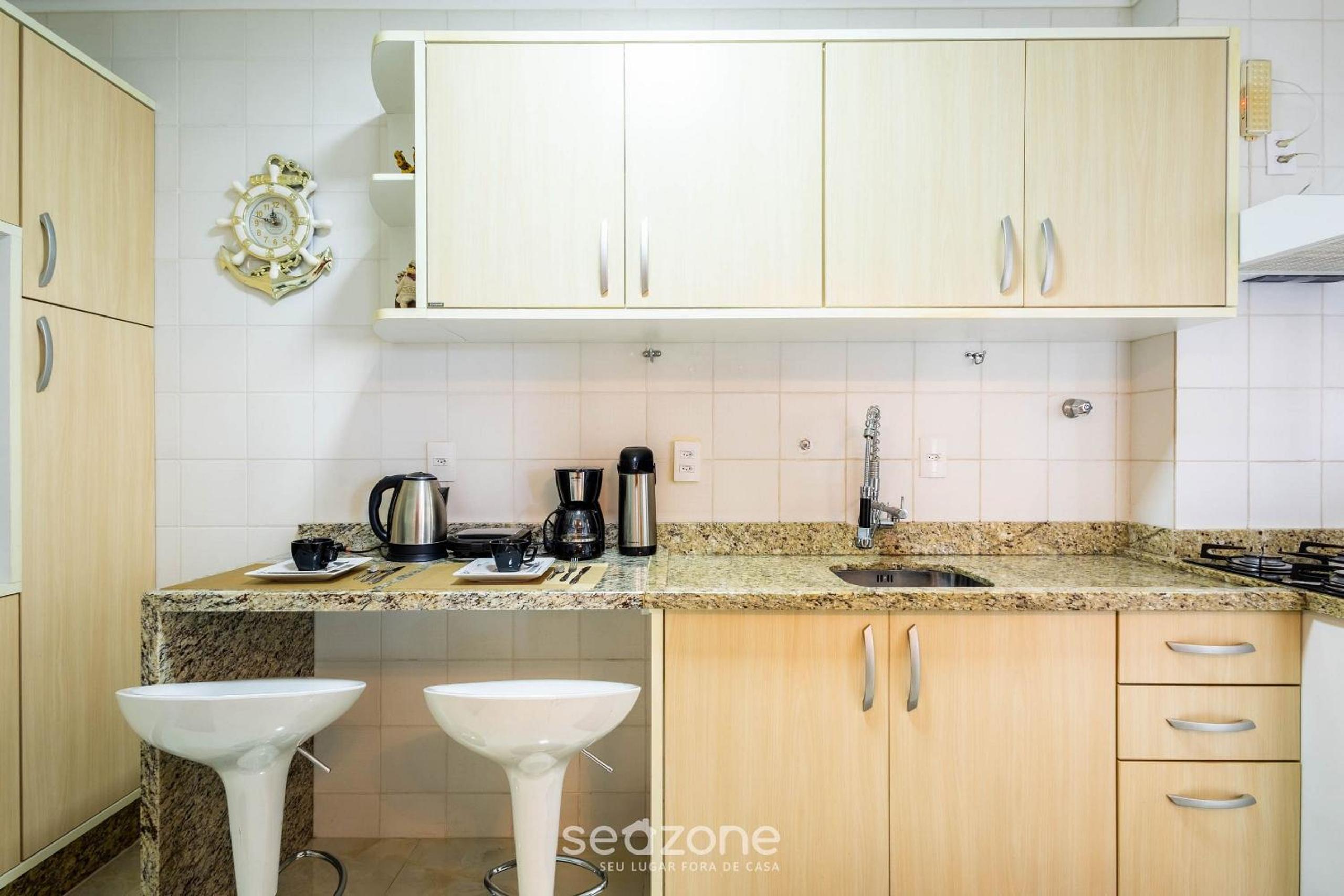 Apartments 400 m from the Beach in BC - CEV