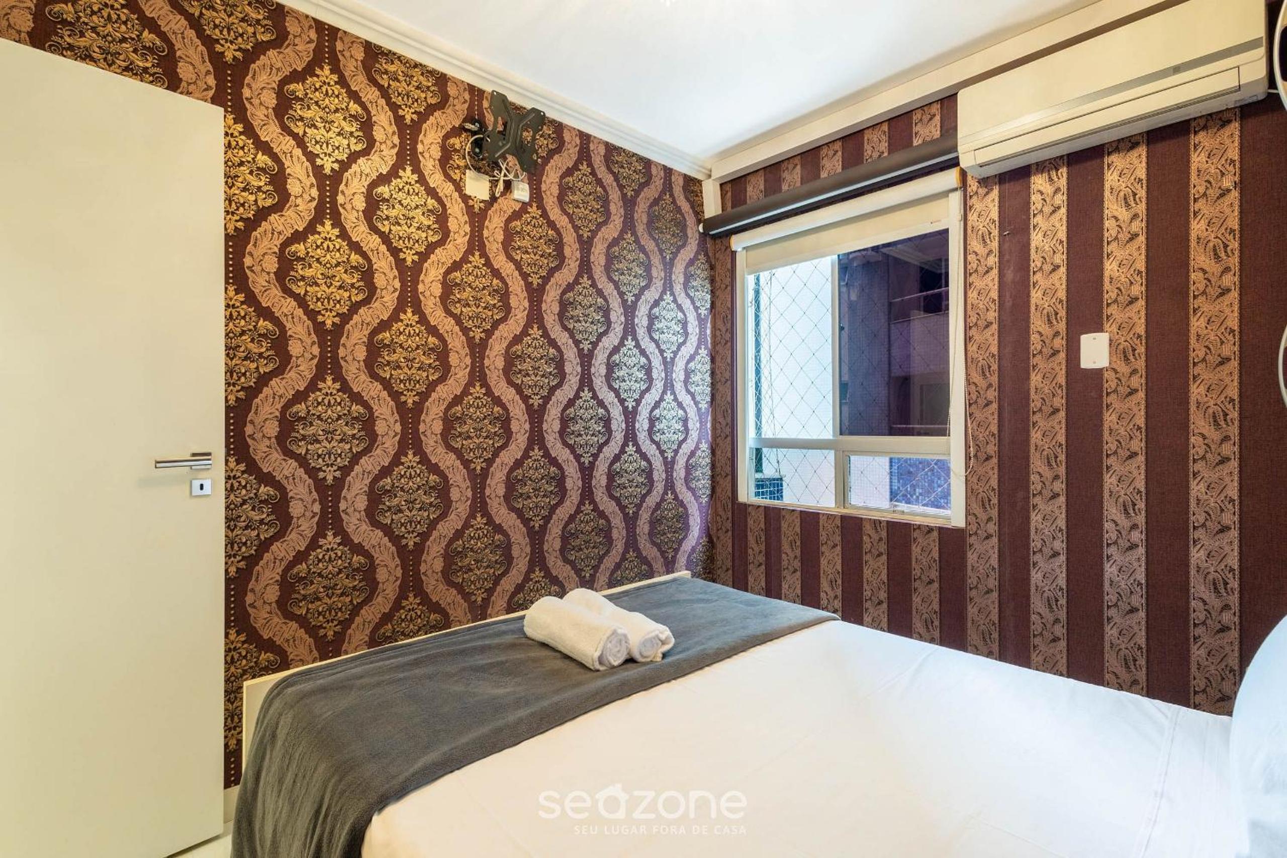 Apartments 400 m from the Beach in BC - CEV