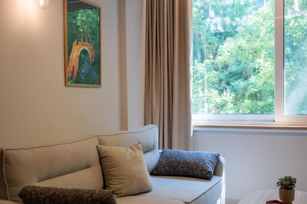 85 Urban Suites