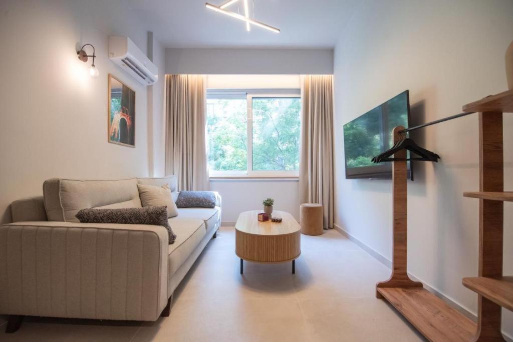 85 Urban Suites