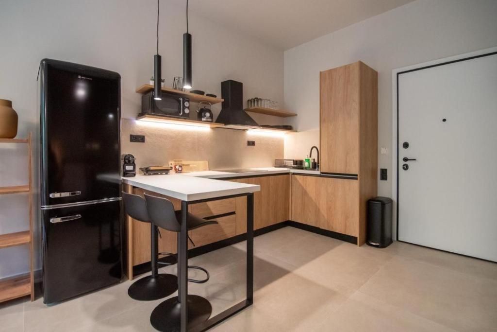 85 Urban Suites