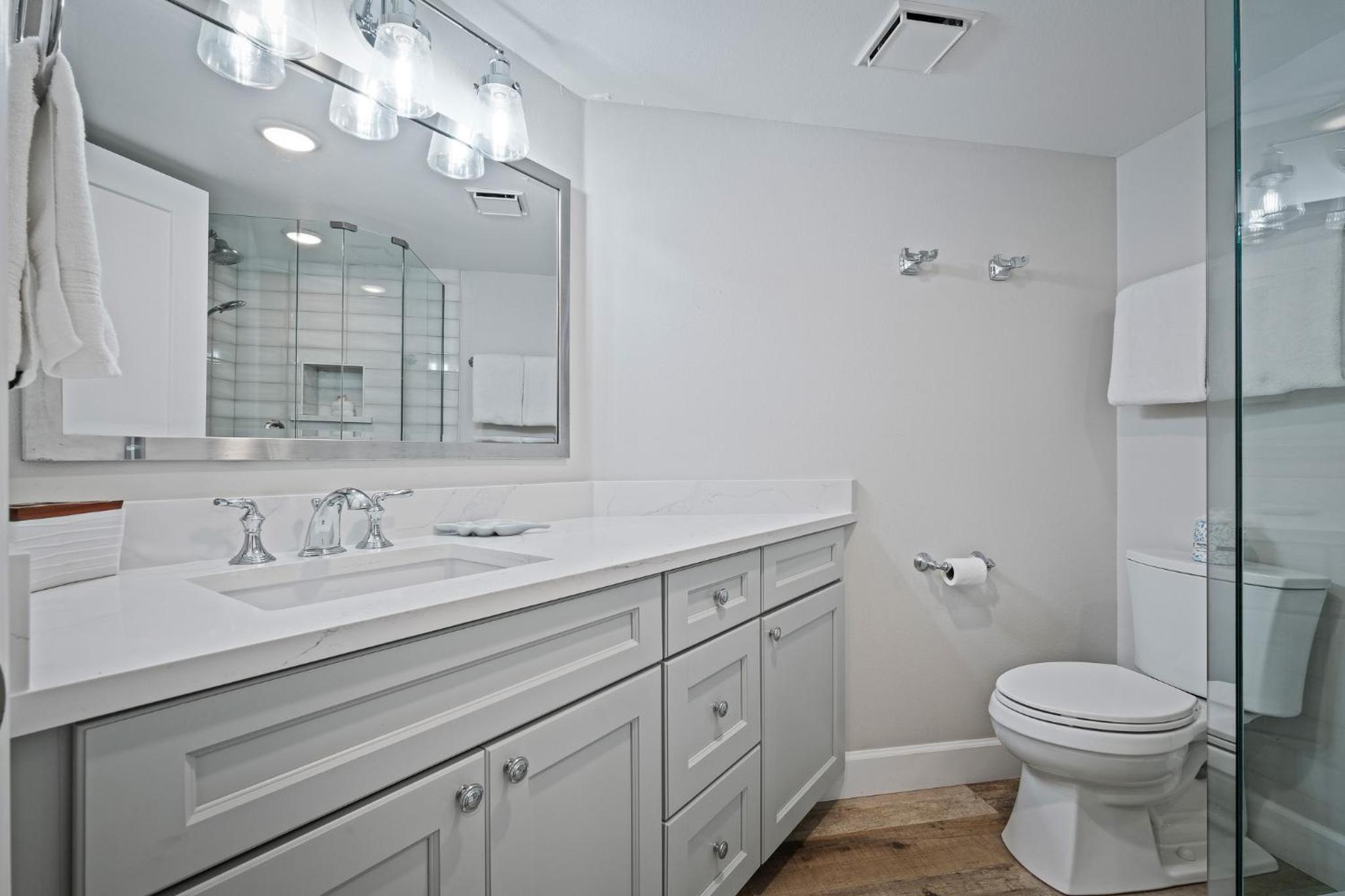 Stunning direct oceanfront condo with a balcony, hot tub, and heated pool