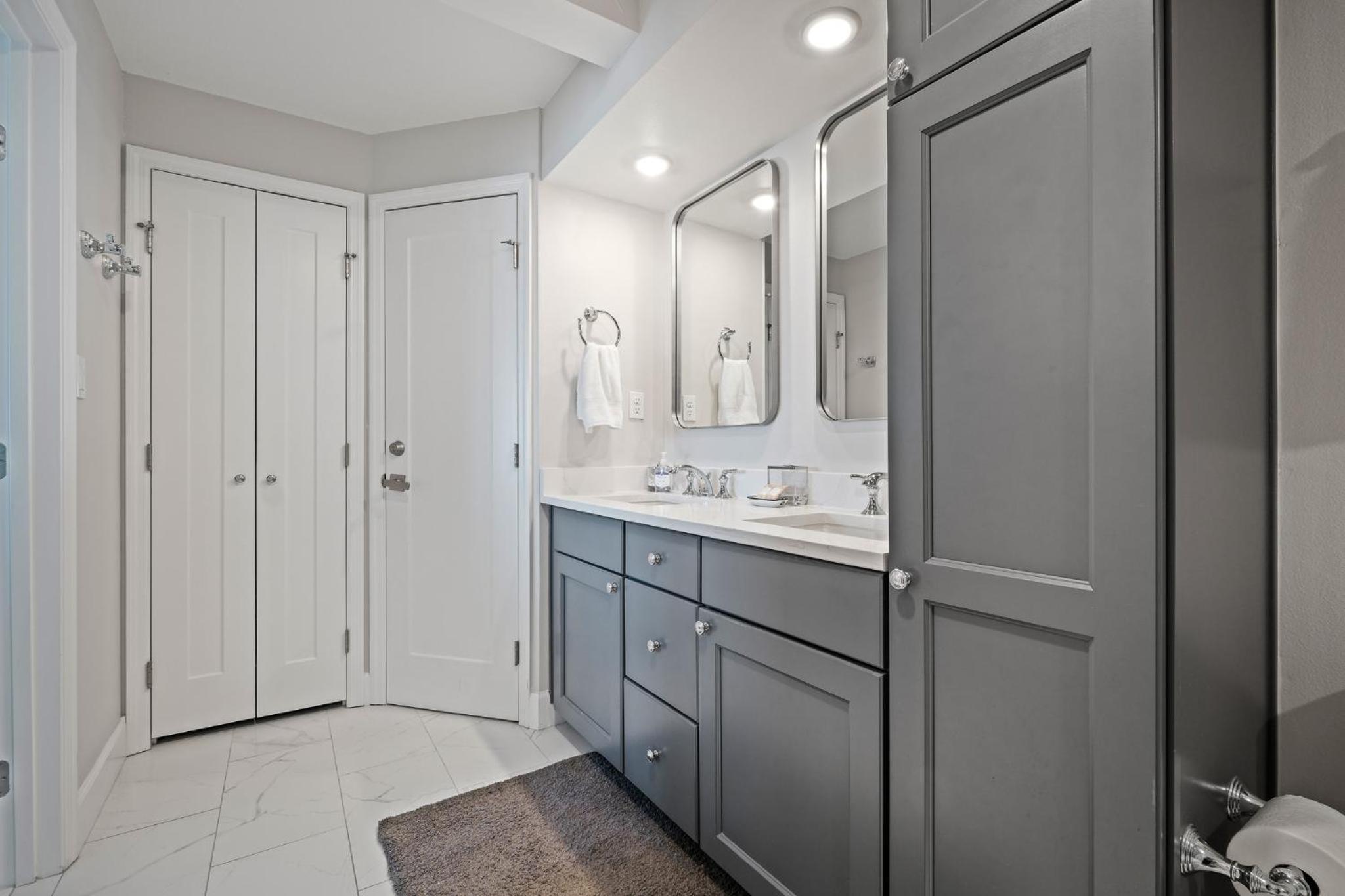 Stunning direct oceanfront condo with a balcony, hot tub, and heated pool