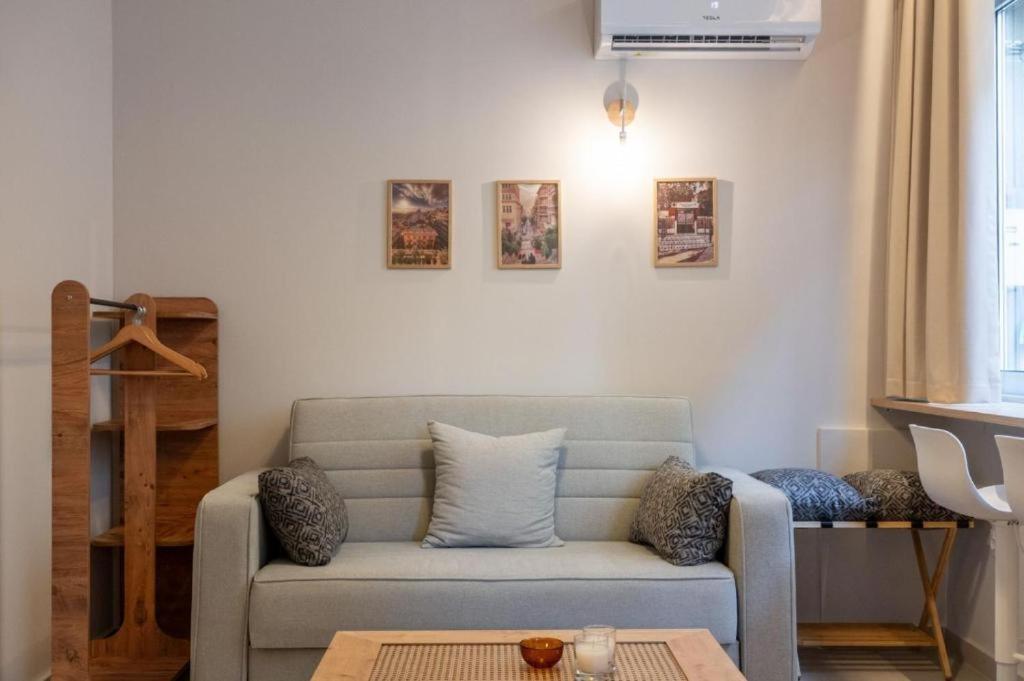 85 Urban Suites