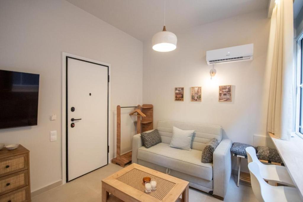 85 Urban Suites