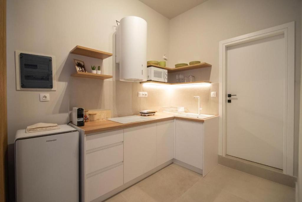 85 Urban Suites