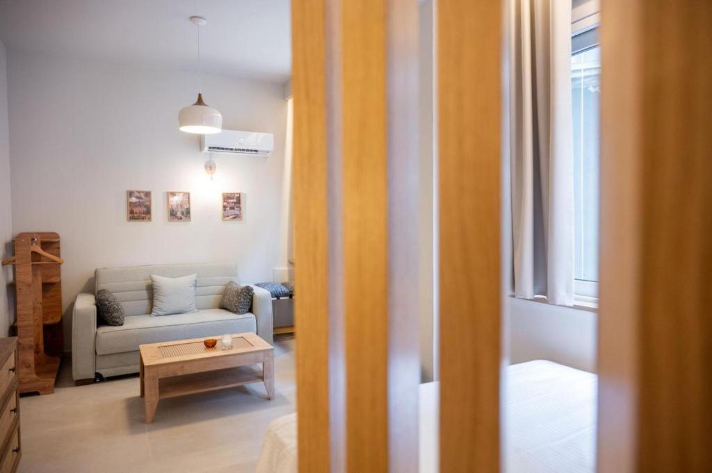 85 Urban Suites