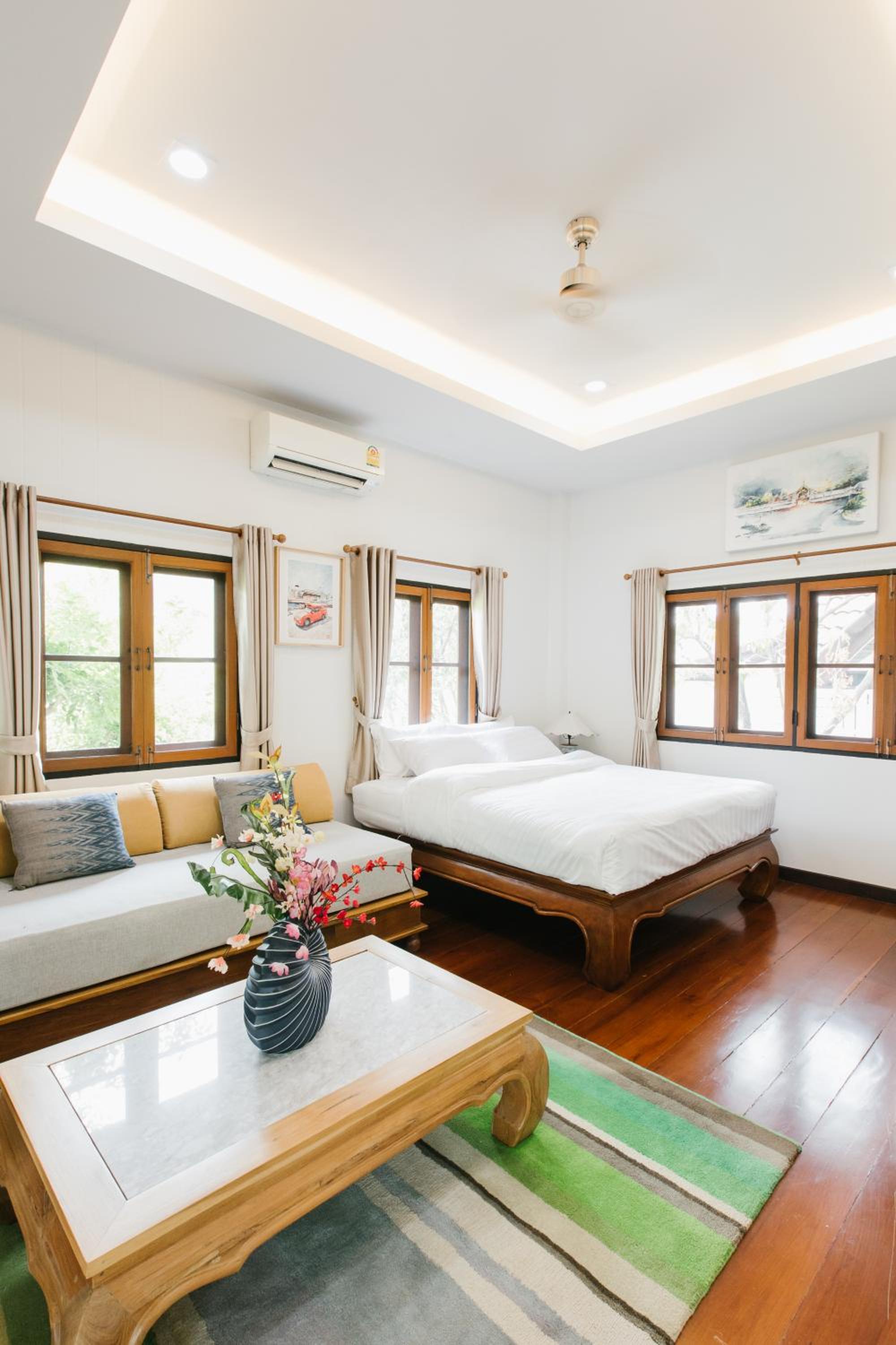 Whisper Oasis - Private Jacuzzi Pool Villa - 3BR, Sleeps 10 w Daily Housekeeping