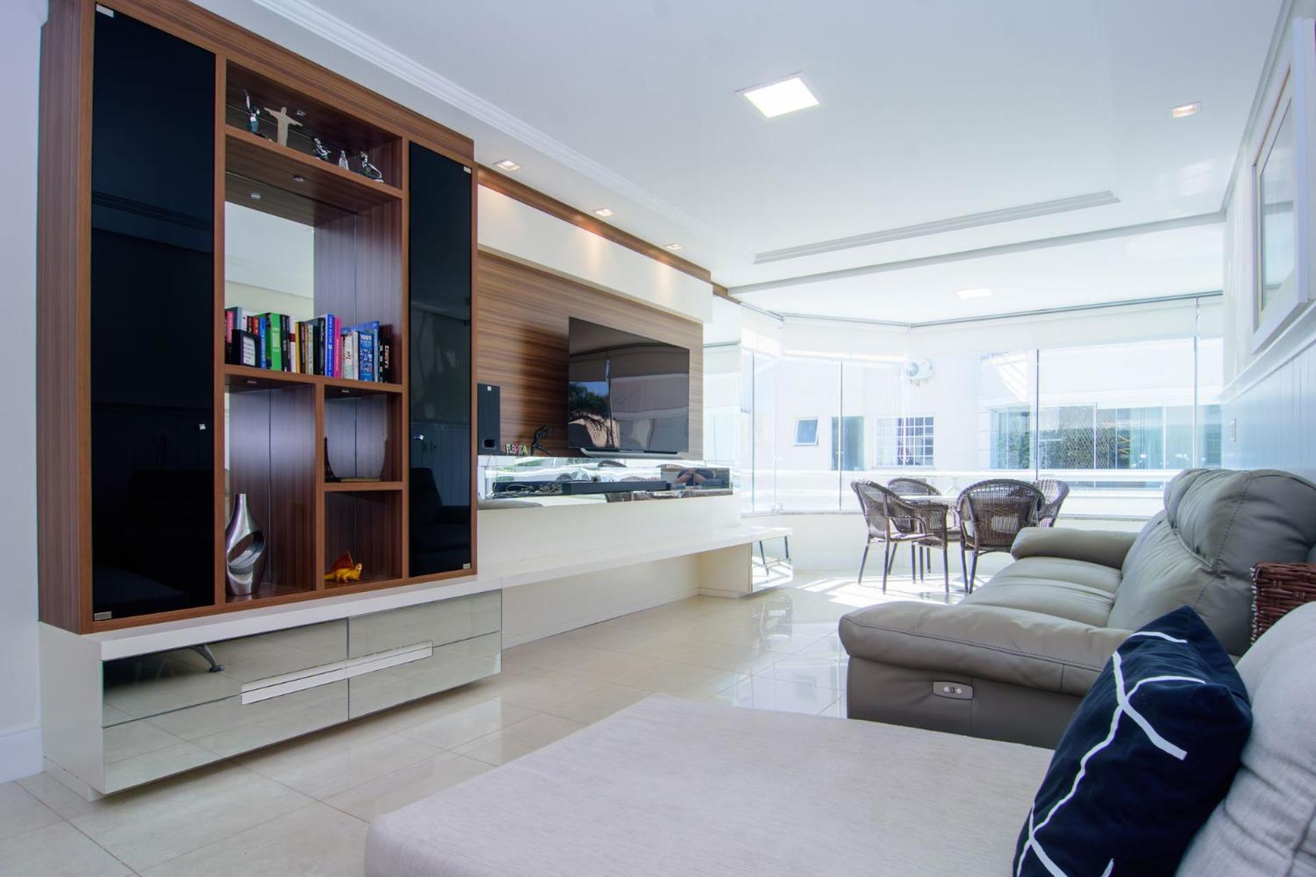 Apartamento amplo em Jurerê TF1181
