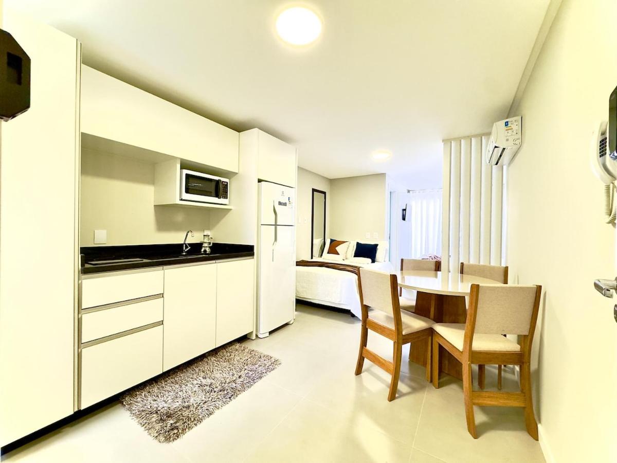Localização Central! A 500 metros da Vila Germânica, Ar-Condicionado, Wi-Fi, Cozinha completa, Garagem Privativa Reserve agora
