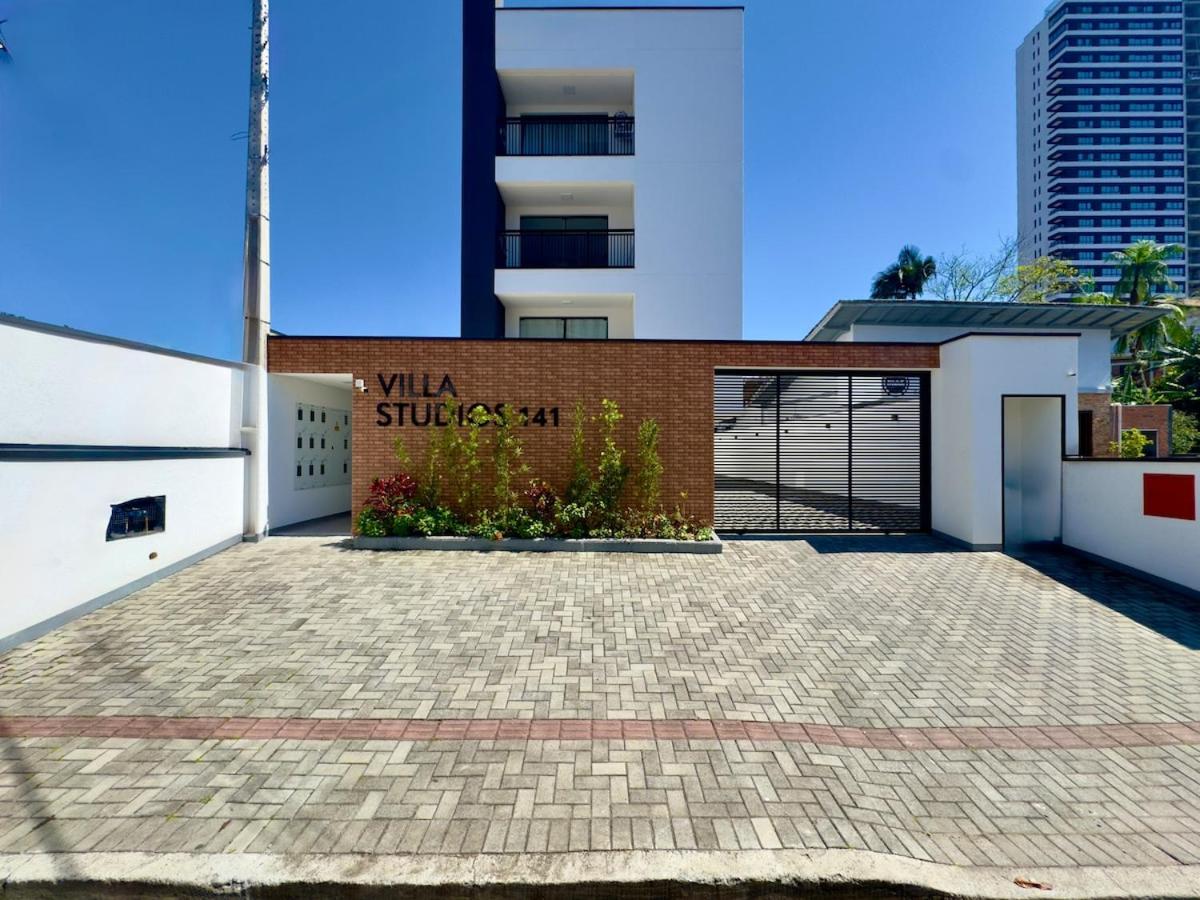 Localização Central! A 500 metros da Vila Germânica, Ar-Condicionado, Wi-Fi, Cozinha completa, Garagem Privativa Reserve agora