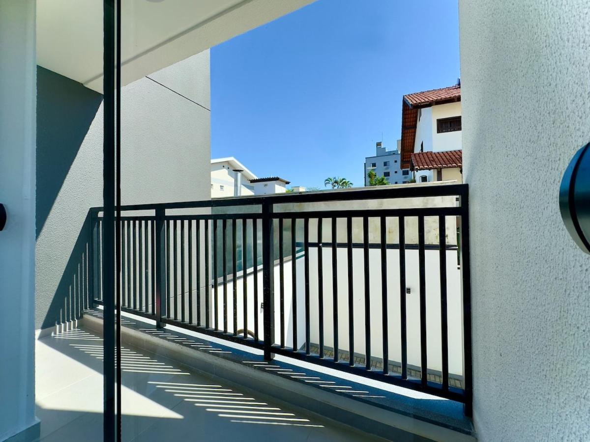 Localização Central! A 500 metros da Vila Germânica, Ar-Condicionado, Wi-Fi, Cozinha completa, Garagem Privativa Reserve agora