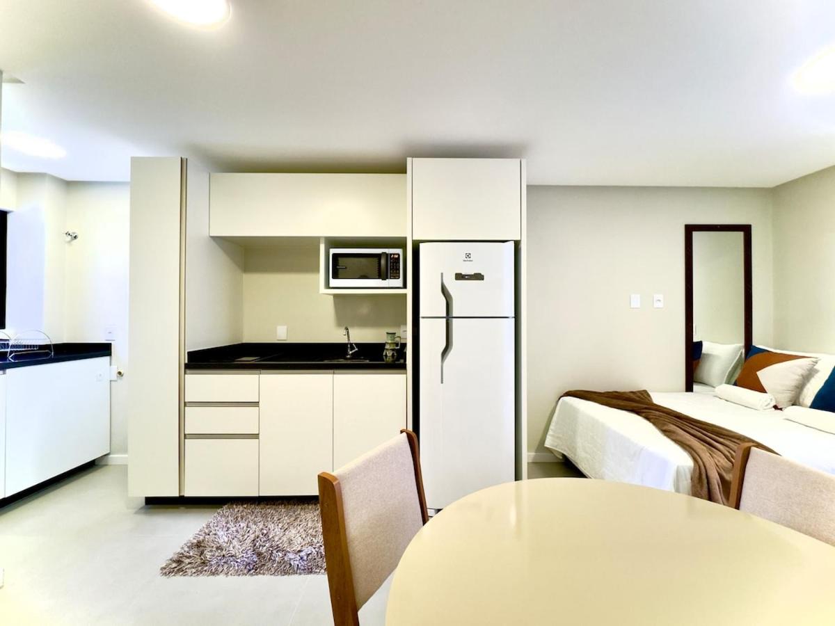 Localização Central! A 500 metros da Vila Germânica, Ar-Condicionado, Wi-Fi, Cozinha completa, Garagem Privativa Reserve agora