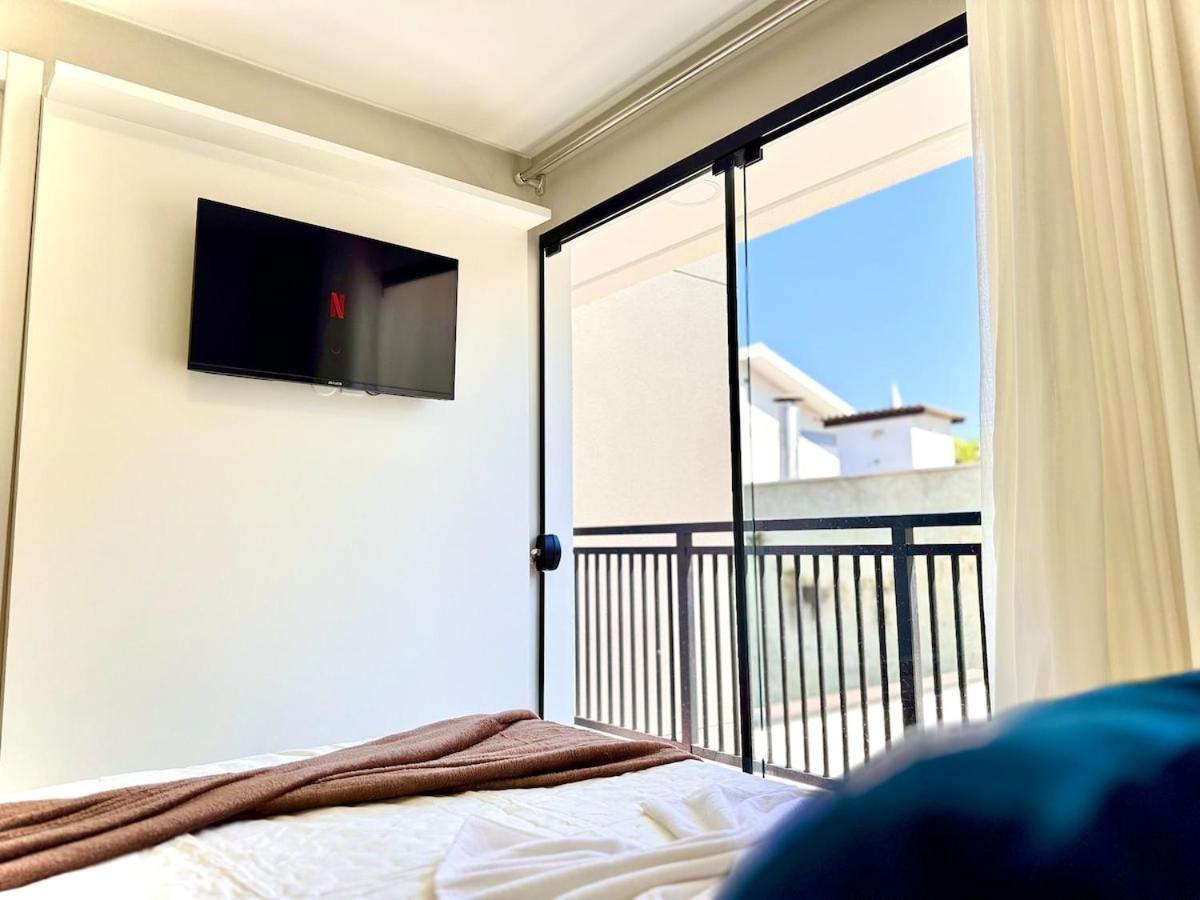 Localização Central! A 500 metros da Vila Germânica, Ar-Condicionado, Wi-Fi, Cozinha completa, Garagem Privativa Reserve agora