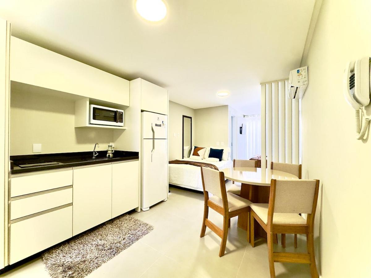 Localização Central! A 500 metros da Vila Germânica, Ar-Condicionado, Wi-Fi, Cozinha completa, Garagem Privativa Reserve agora