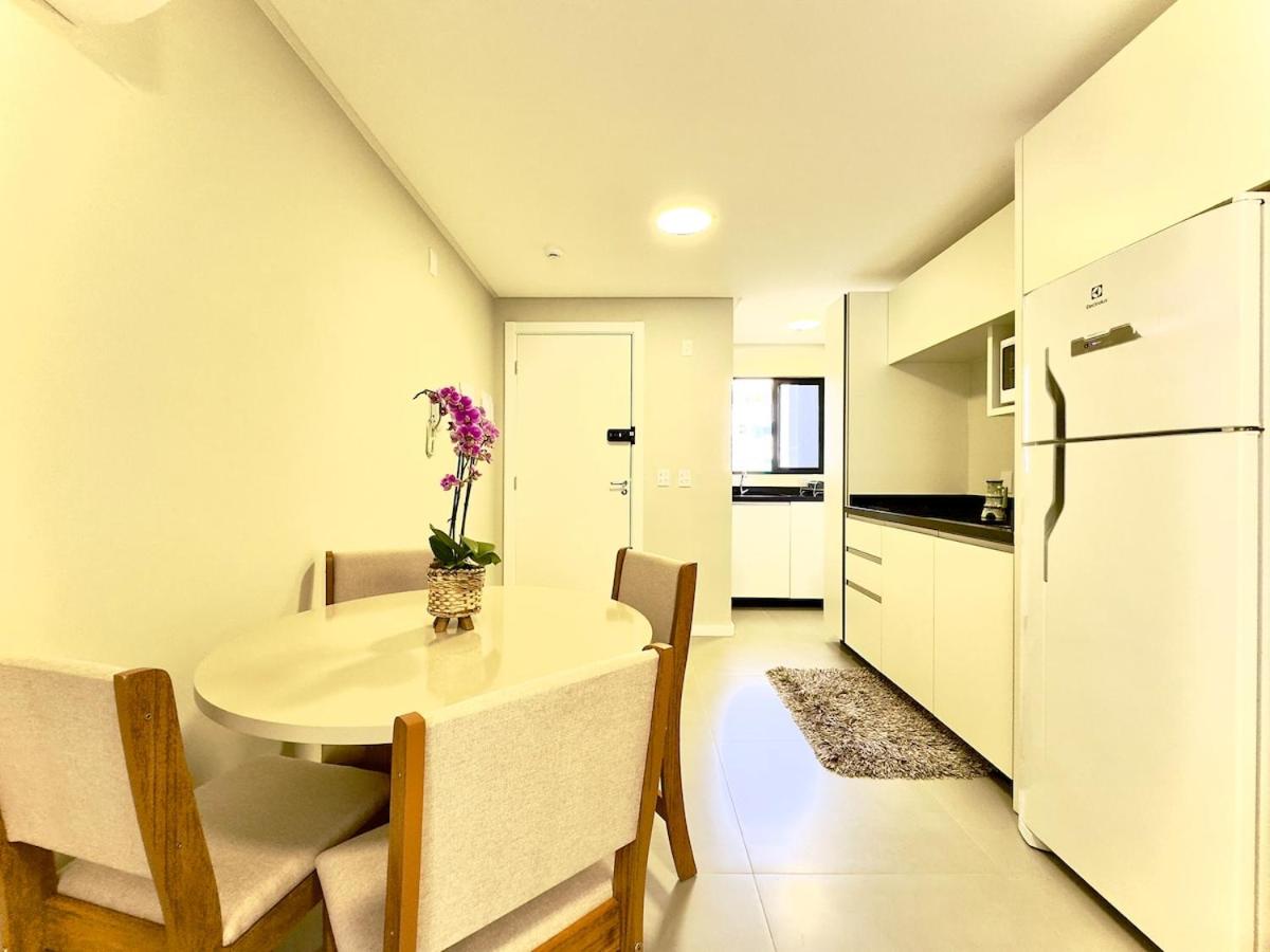 Localização Central! A 500 metros da Vila Germânica, Ar-Condicionado, Wi-Fi, Cozinha completa, Garagem Privativa Reserve agora
