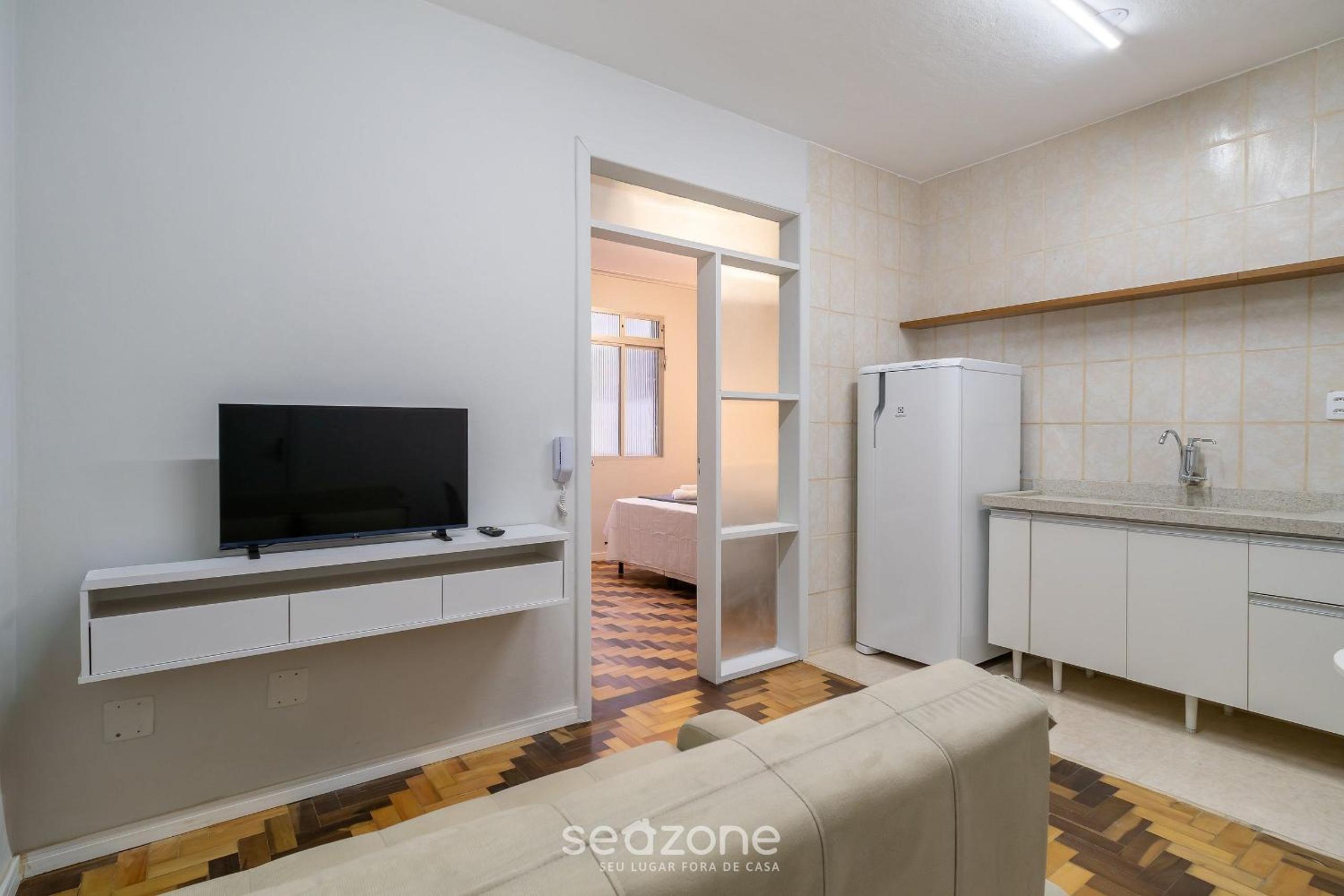1 Bedroom Apartment 750 m from North Beach CFA0508