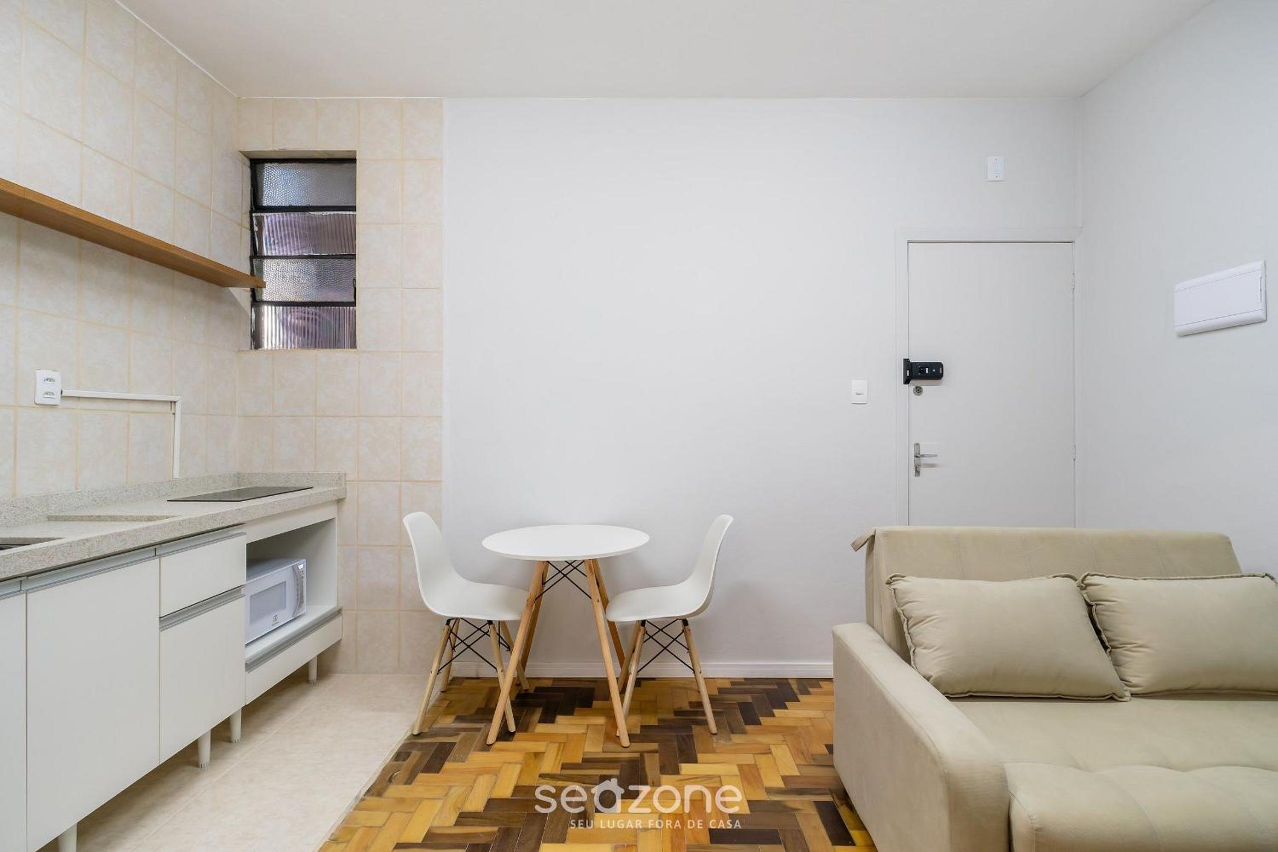 1 Bedroom Apartment 750 m from North Beach CFA0508