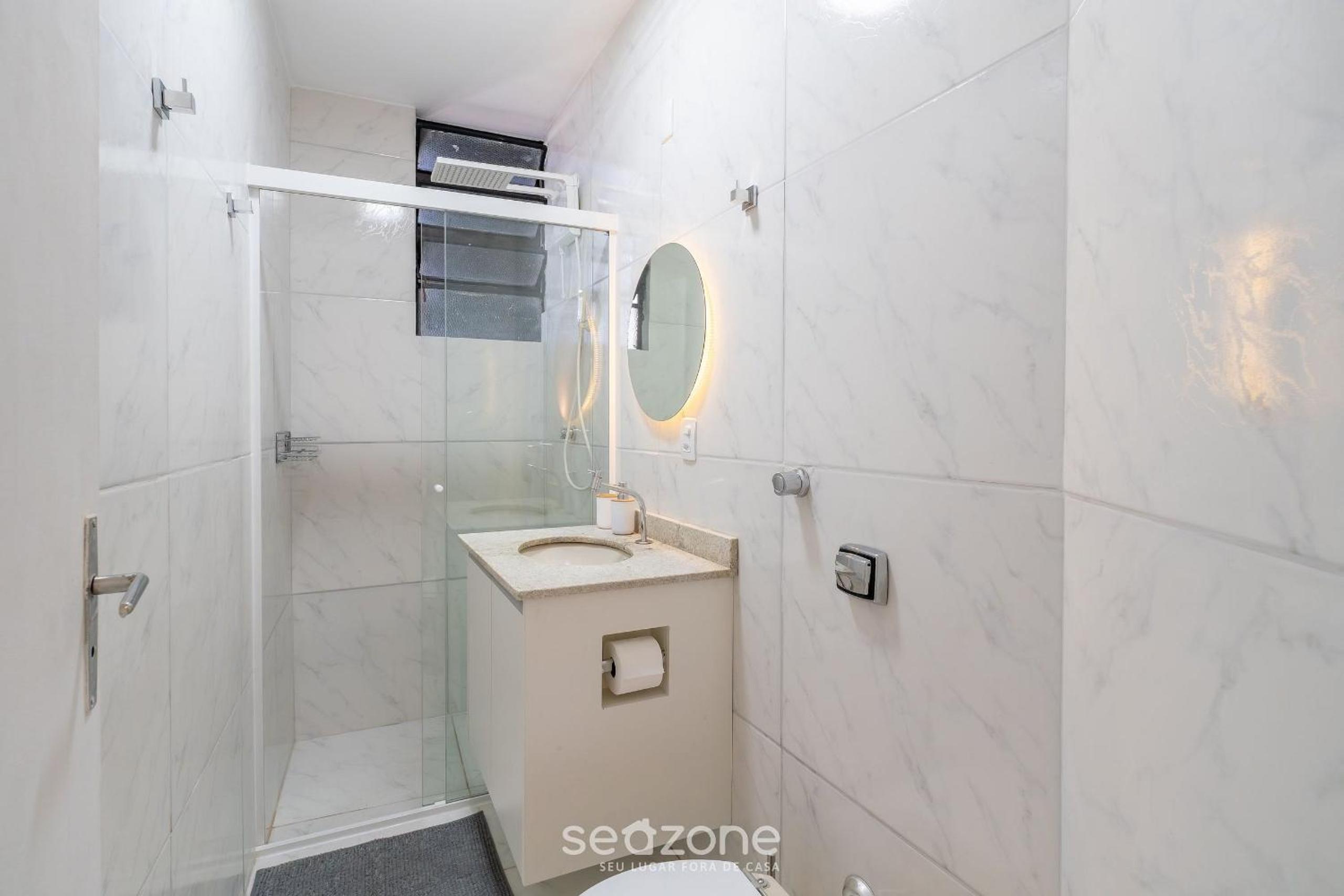 1 Bedroom Apartment 750 m from North Beach CFA0508