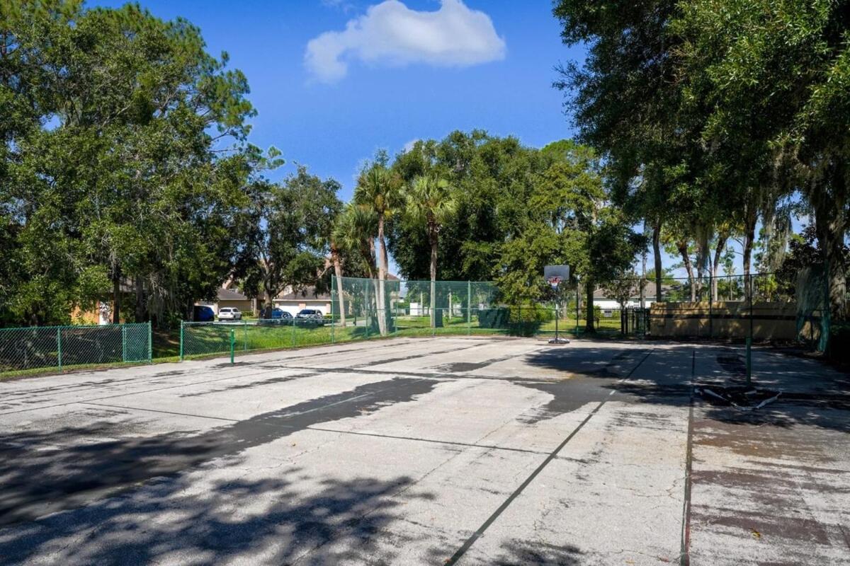 Spacious 2BR Condo Near Disney with Pool & Basketball
