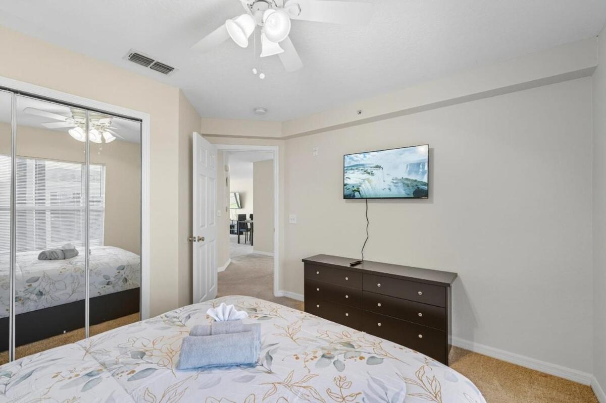 Spacious 2BR Condo Near Disney with Pool & Basketball