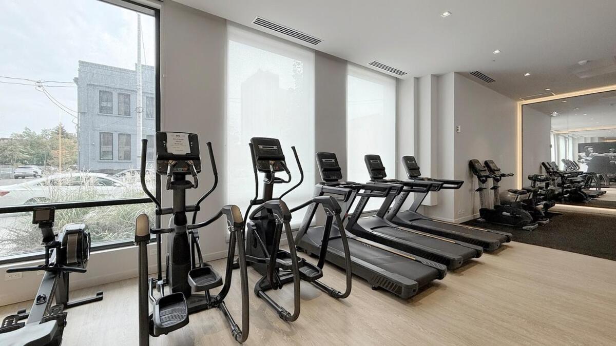 Cozy 2 Bdrm 2 Bath Entire Suite - Centre Hamilton