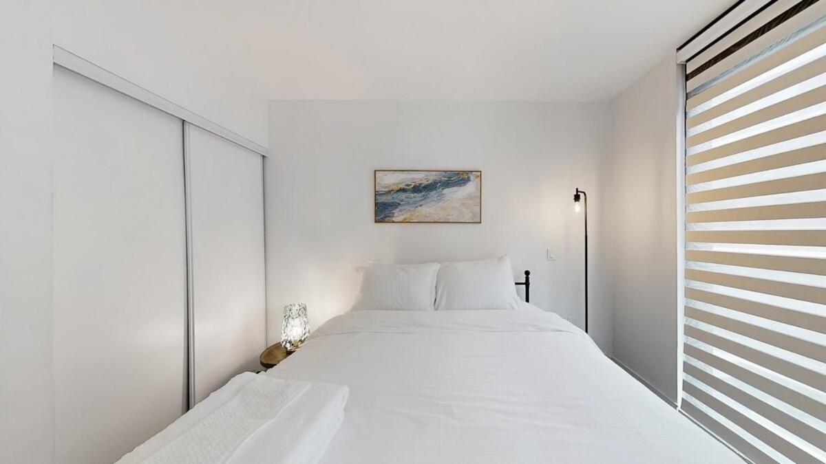 Cozy 2 Bdrm 2 Bath Entire Suite - Centre Hamilton