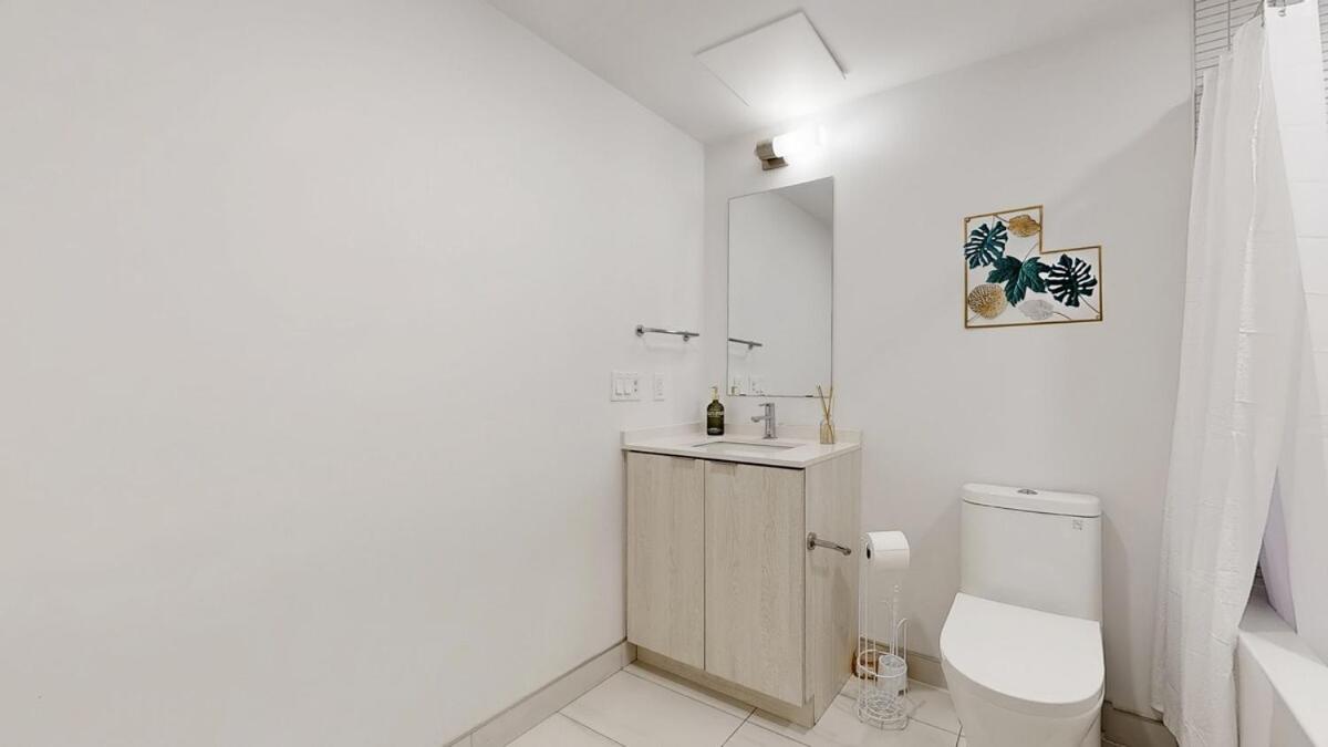 Cozy 2 Bdrm 2 Bath Entire Suite - Centre Hamilton