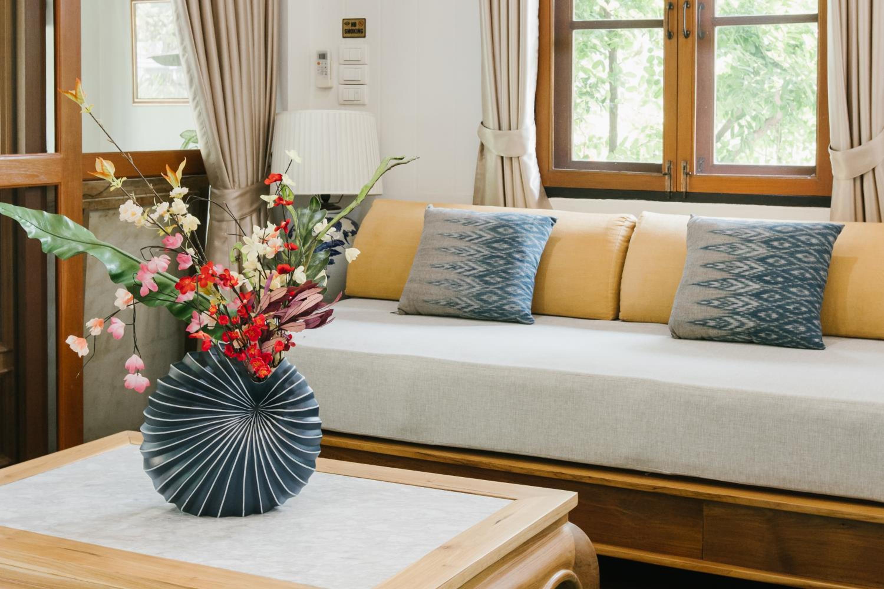 Whisper Oasis - Private Jacuzzi Pool Villa - 3BR, Sleeps 10 w Daily Housekeeping