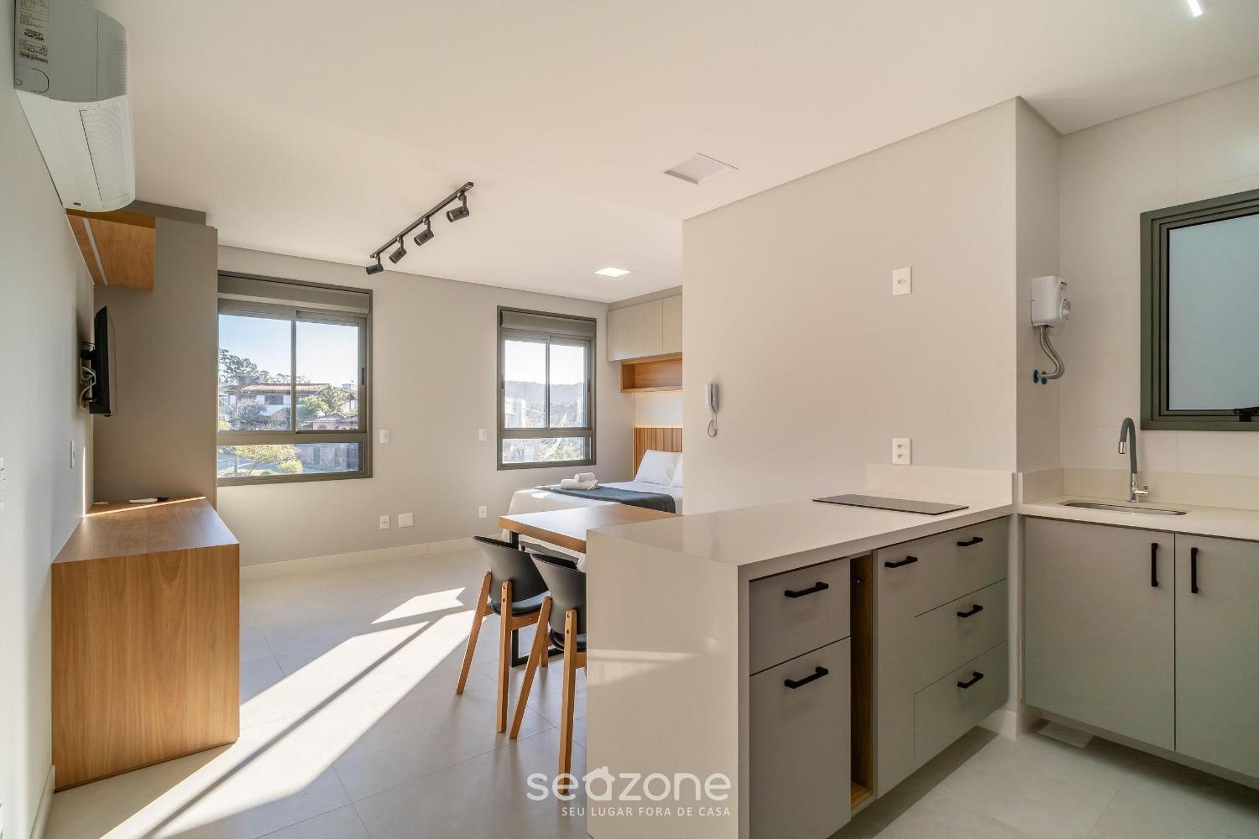 Apartments just a few minutes from UFSC, condo with laundry facilities.