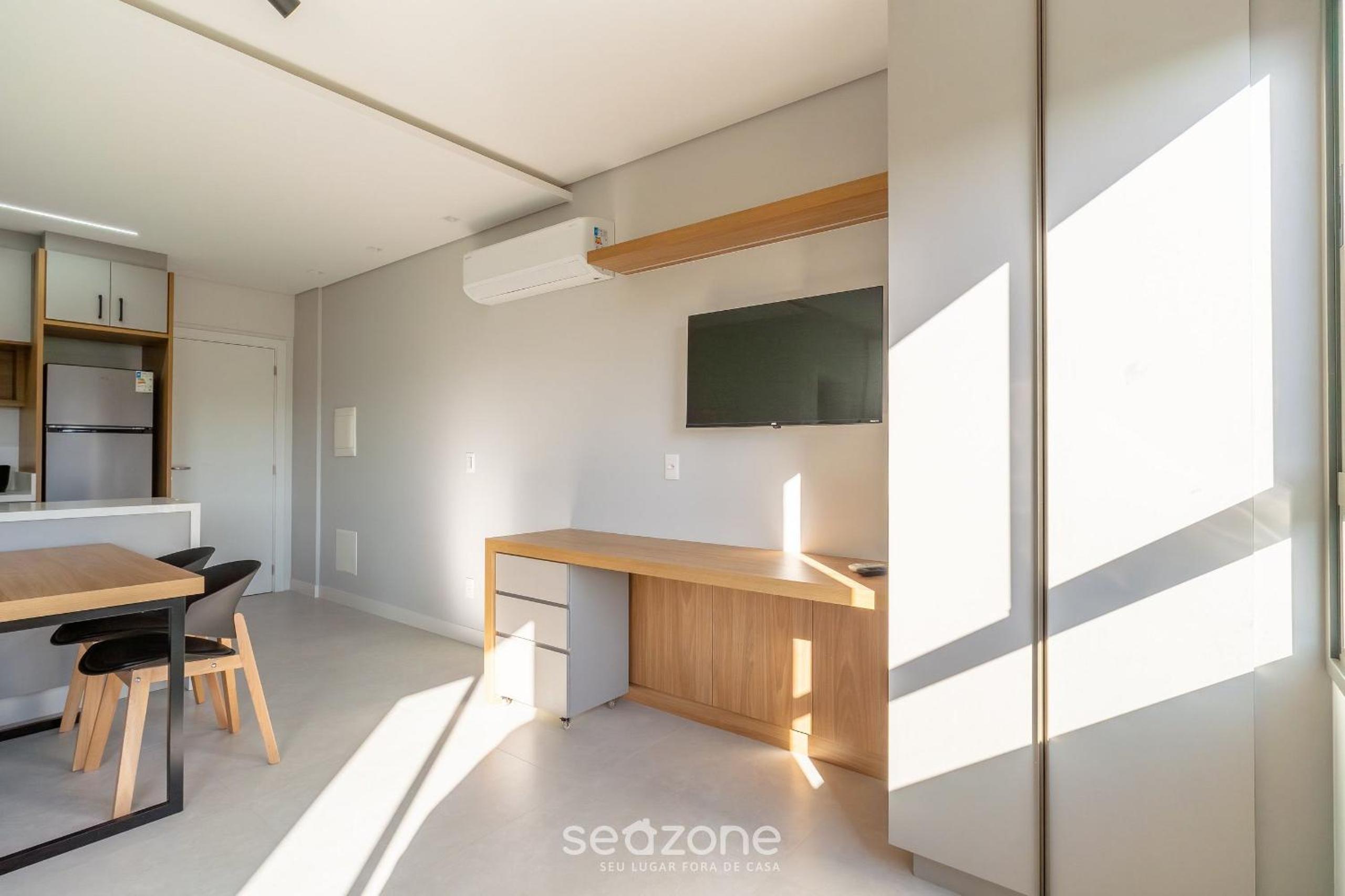 Apartments just a few minutes from UFSC, condo with laundry facilities.