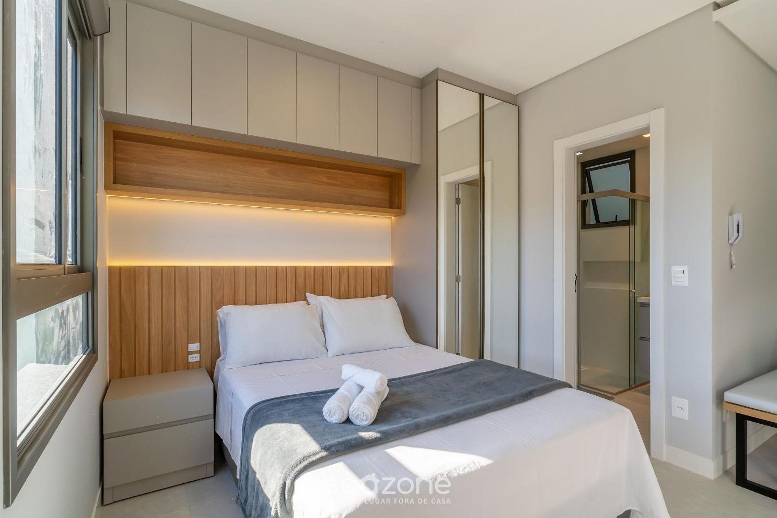 Apartments just a few minutes from UFSC, condo with laundry facilities.