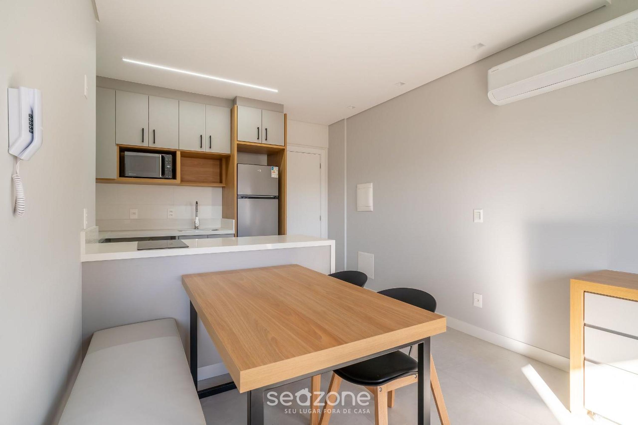 Apartments just a few minutes from UFSC, condo with laundry facilities.