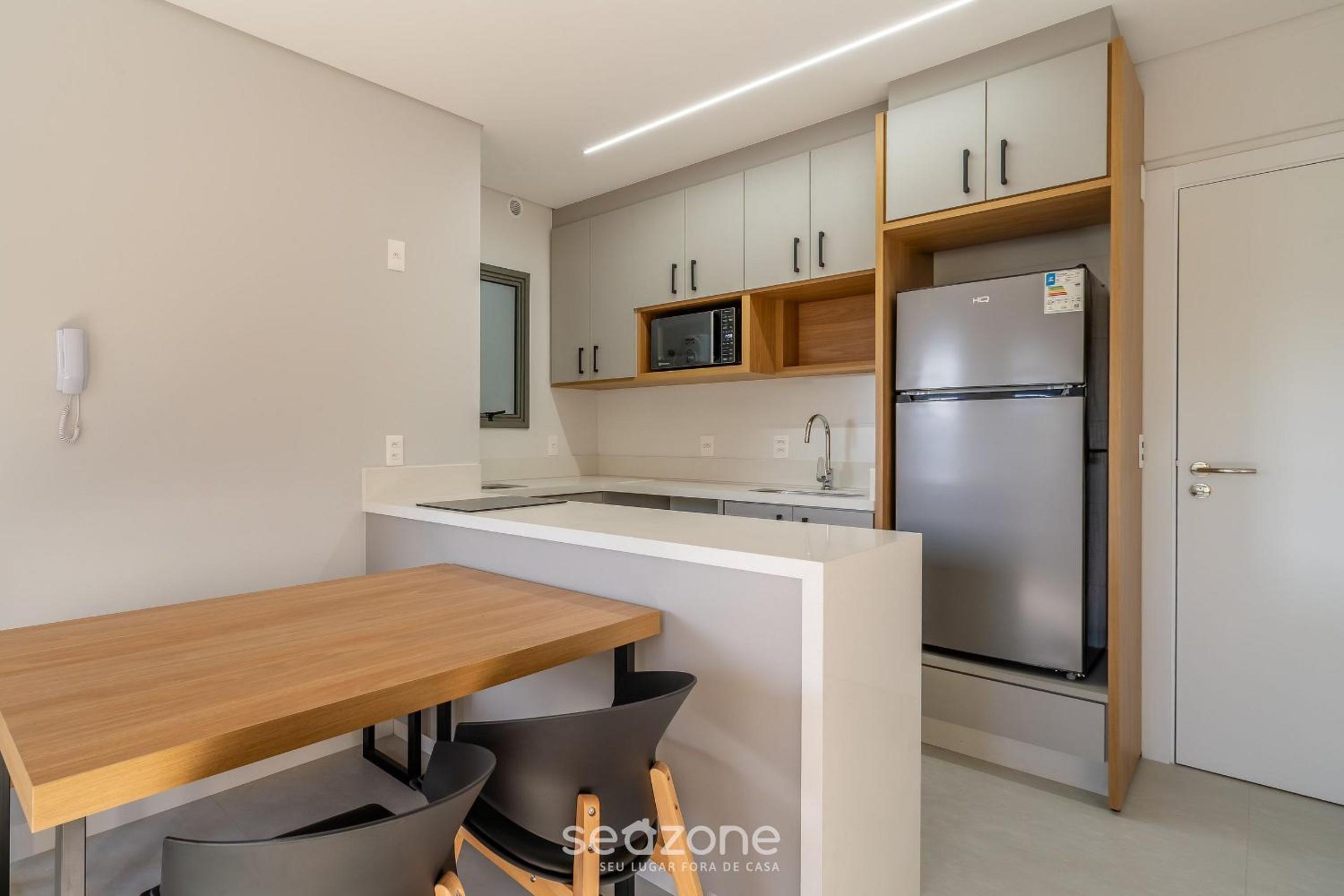 Apartments just a few minutes from UFSC, condo with laundry facilities.